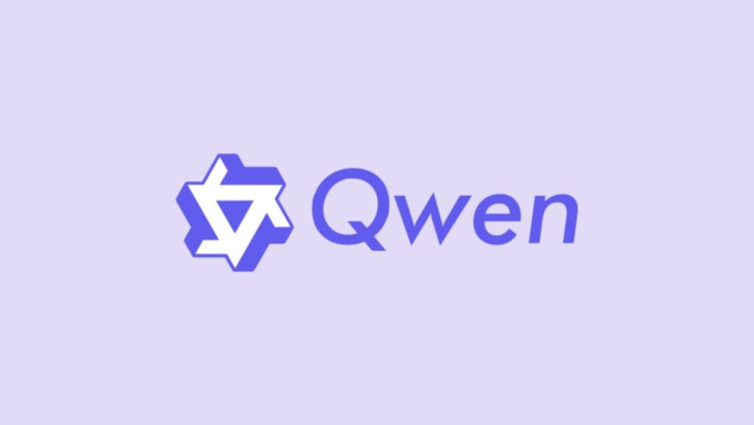 لوگو هوش مصنوعی Qwen علی‌بابا در پس‌زمینه بنفش