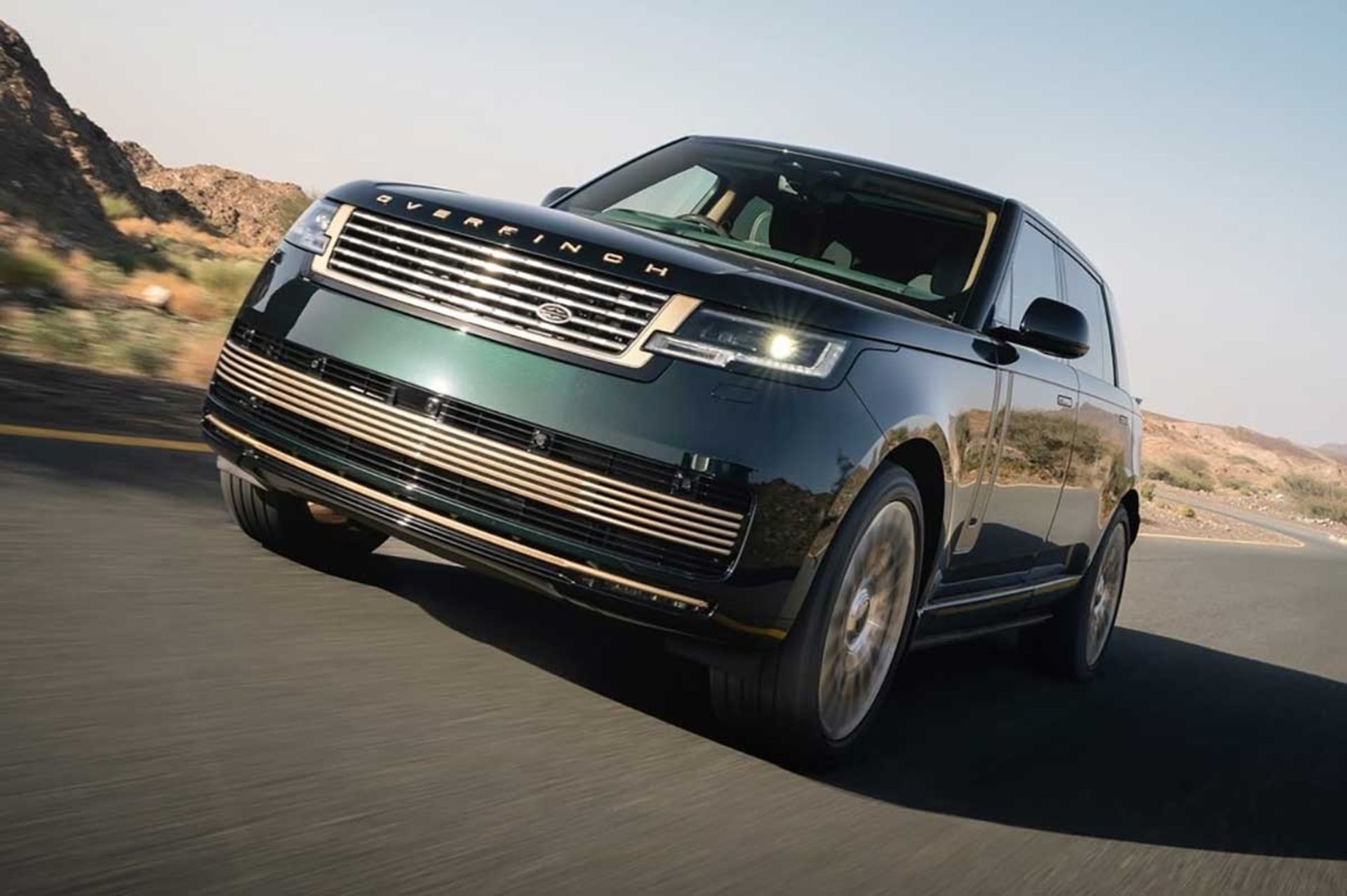 نمای جلو خودرو رنج‌روور SV 