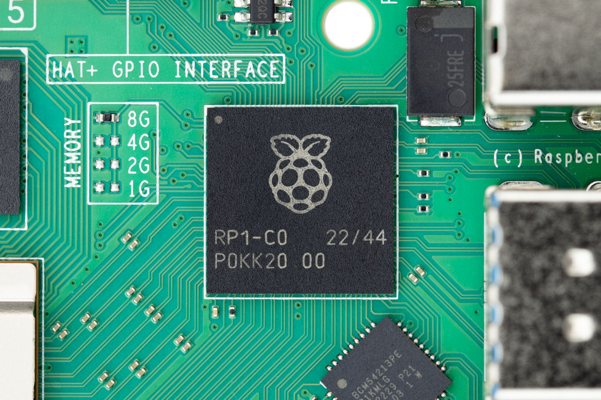 تراشه پل جنوبی اختصاصی کامپیوتر رزبری پای ۵ / Raspberry Pi 5