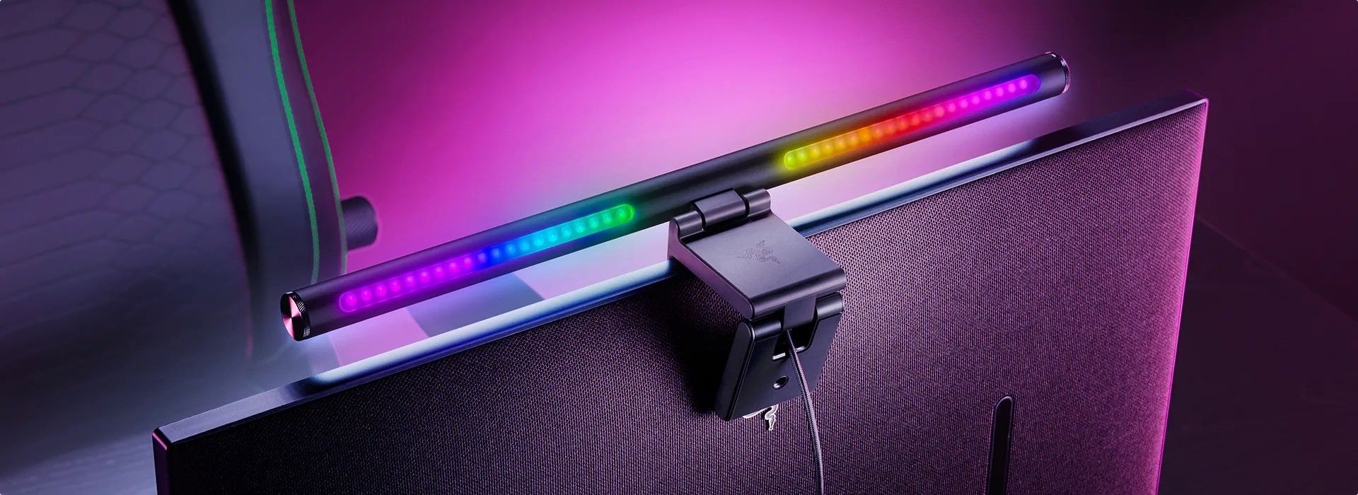 لایت‌بار Razer Aether روی مانیتور
