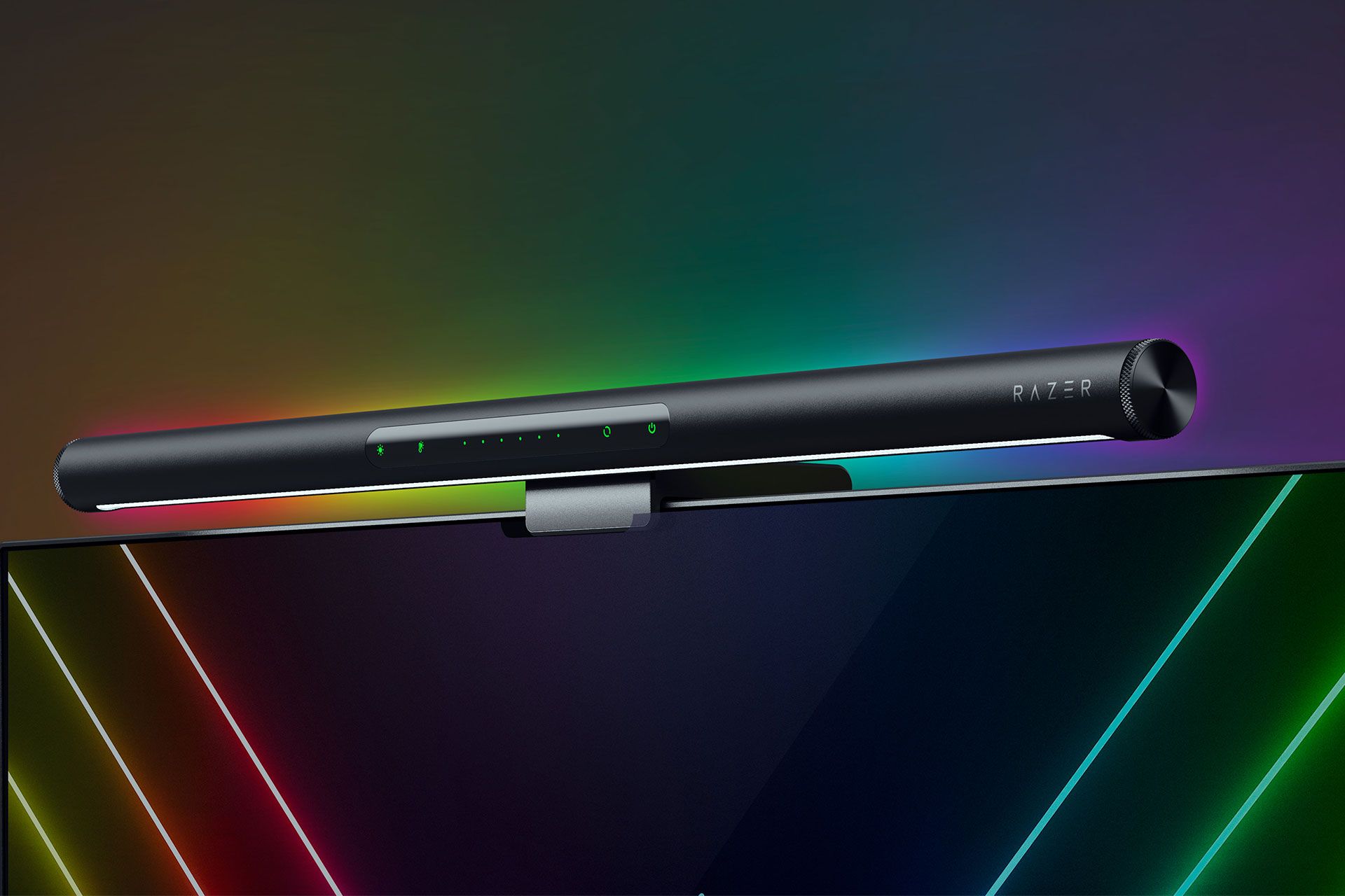 لایت‌بار Razer Aether در ستاپ گیمینگ روی مانیتور از نمای نزدیک