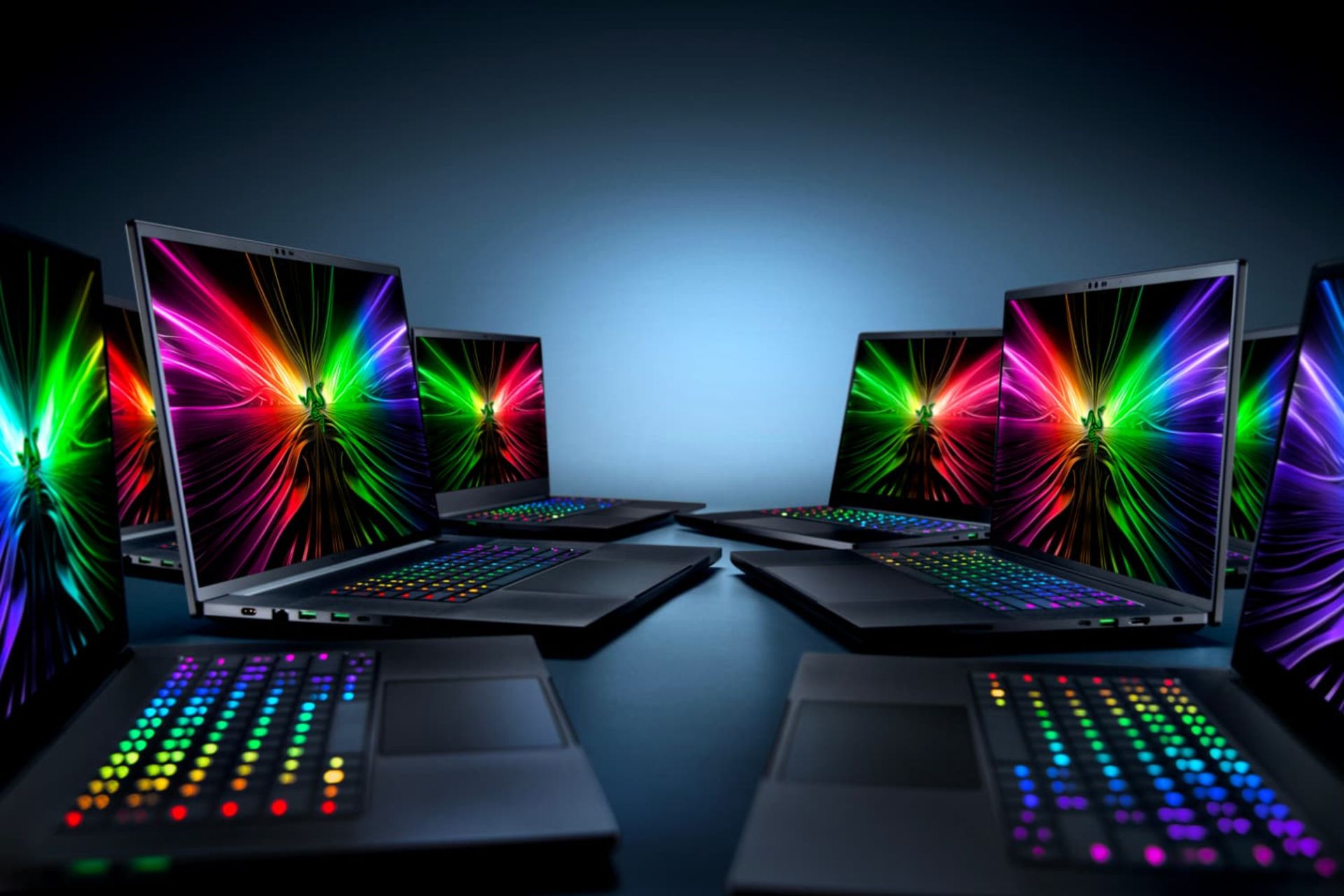 لپ تاپ ریزر بلید ۲۰۲۴ / Razer Blade 2024 از نمای کناری نزدیک