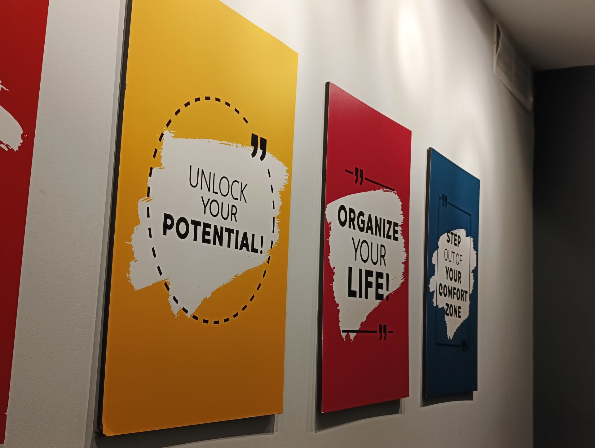 تابلوهای انگیزشی دفتر زومیت