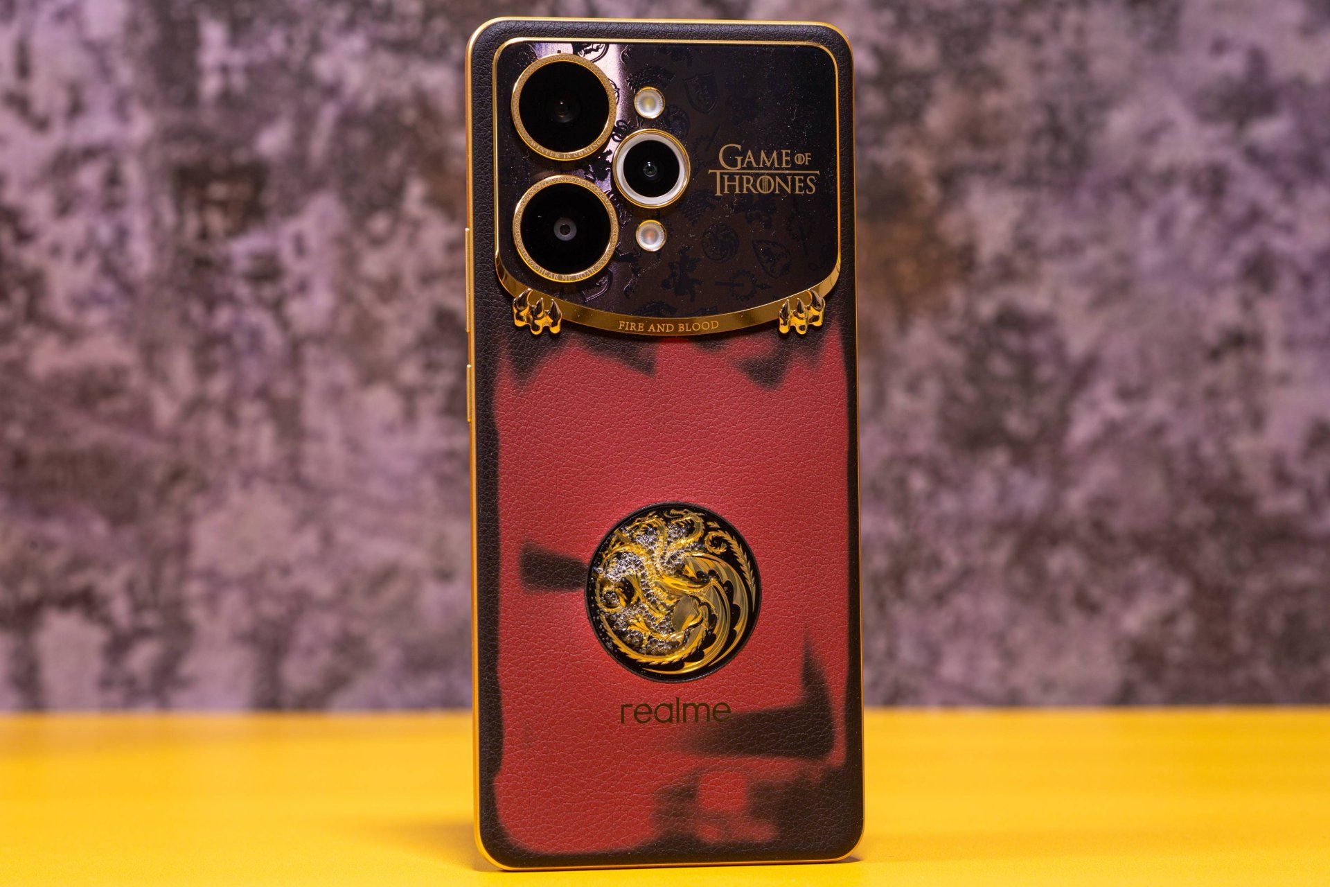 نسخه‌ی گیم آو ترونز ریلمی ۱۵ پرو