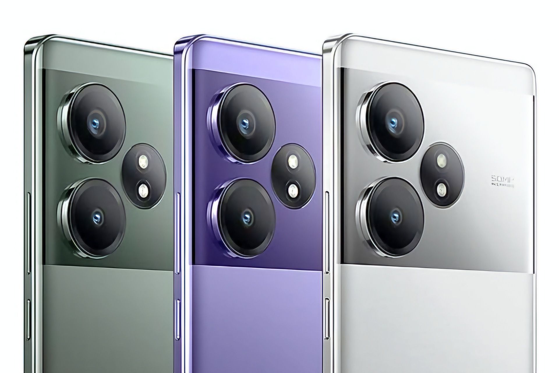 سه عدد گوشی ریلمی جی‌تی ۶ در کنار یکدیگر