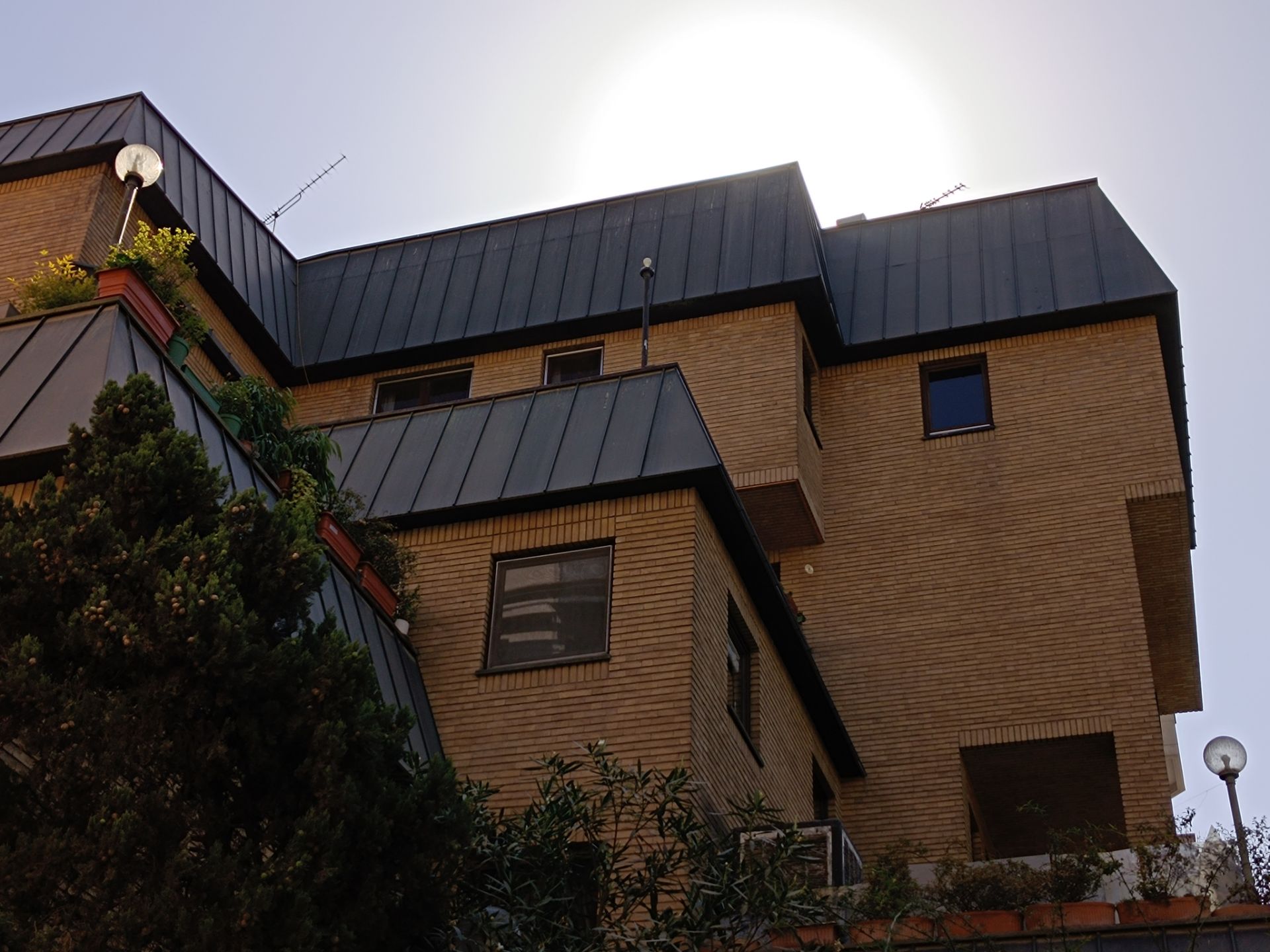 نمونه عکس ثبت شده با ردمی نوت ۱۲ پور 5G در روز شماره ۲