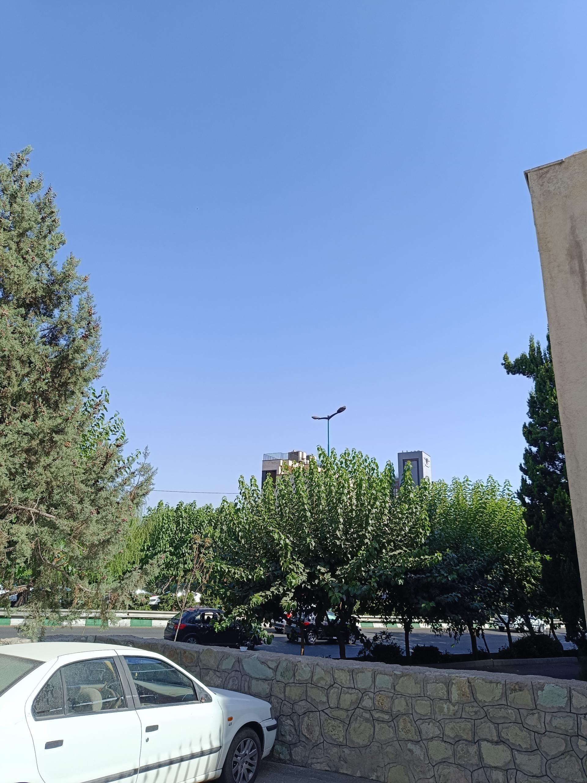نمونه عکس ثبت شده با ردمی نوت ۱۲ پور 5G در روز شماره ۱۳