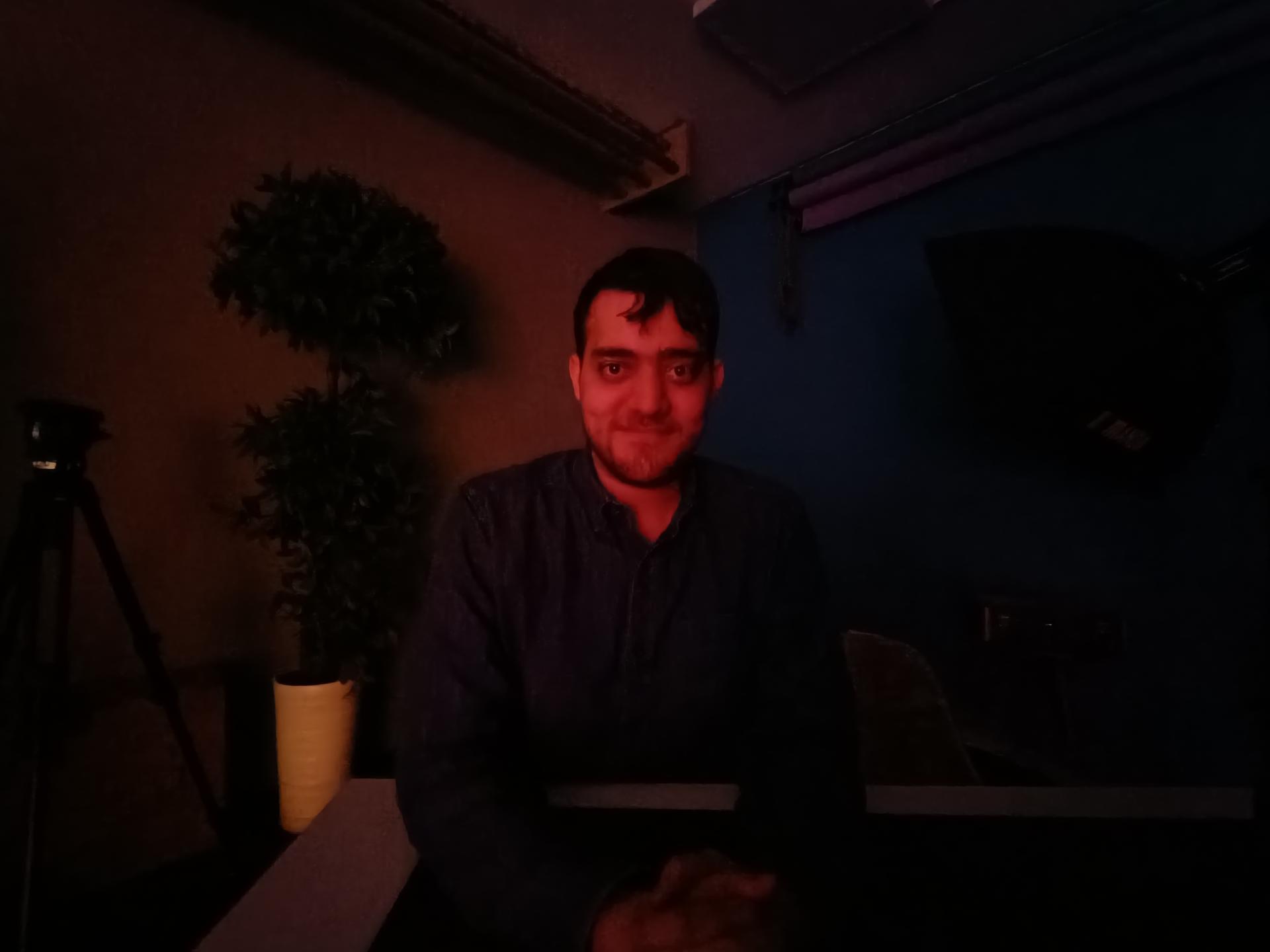 عکس دوربین اولتراواید ردمی نوت ۱۲ پرو 5G در نور کم