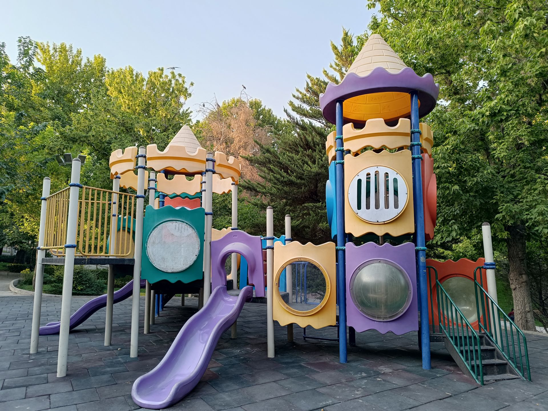 نمونه عکس ثبت شده با ردمی نوت ۱۲ پور پلاس در روز شماره ۲۰