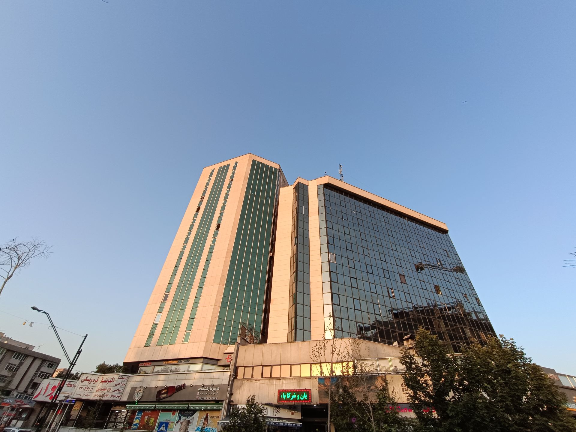 نمونه عکس ثبت شده با ردمی نوت ۱۲ پور پلاس در روز شماره ۴۶