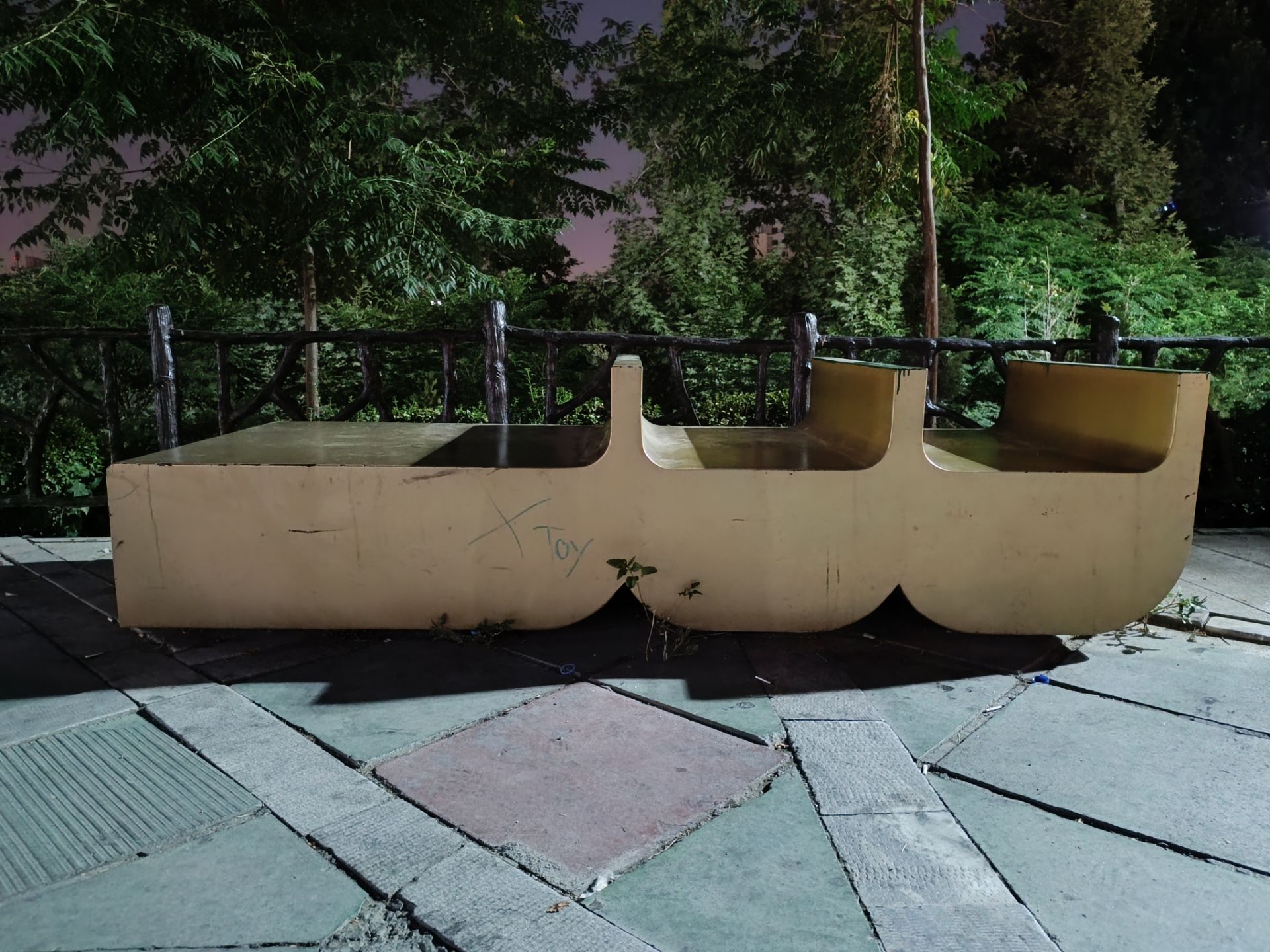 نمونه عکس ثبت شده با ردمی نوت ۱۲ پور پلاس در شب شماره ۱