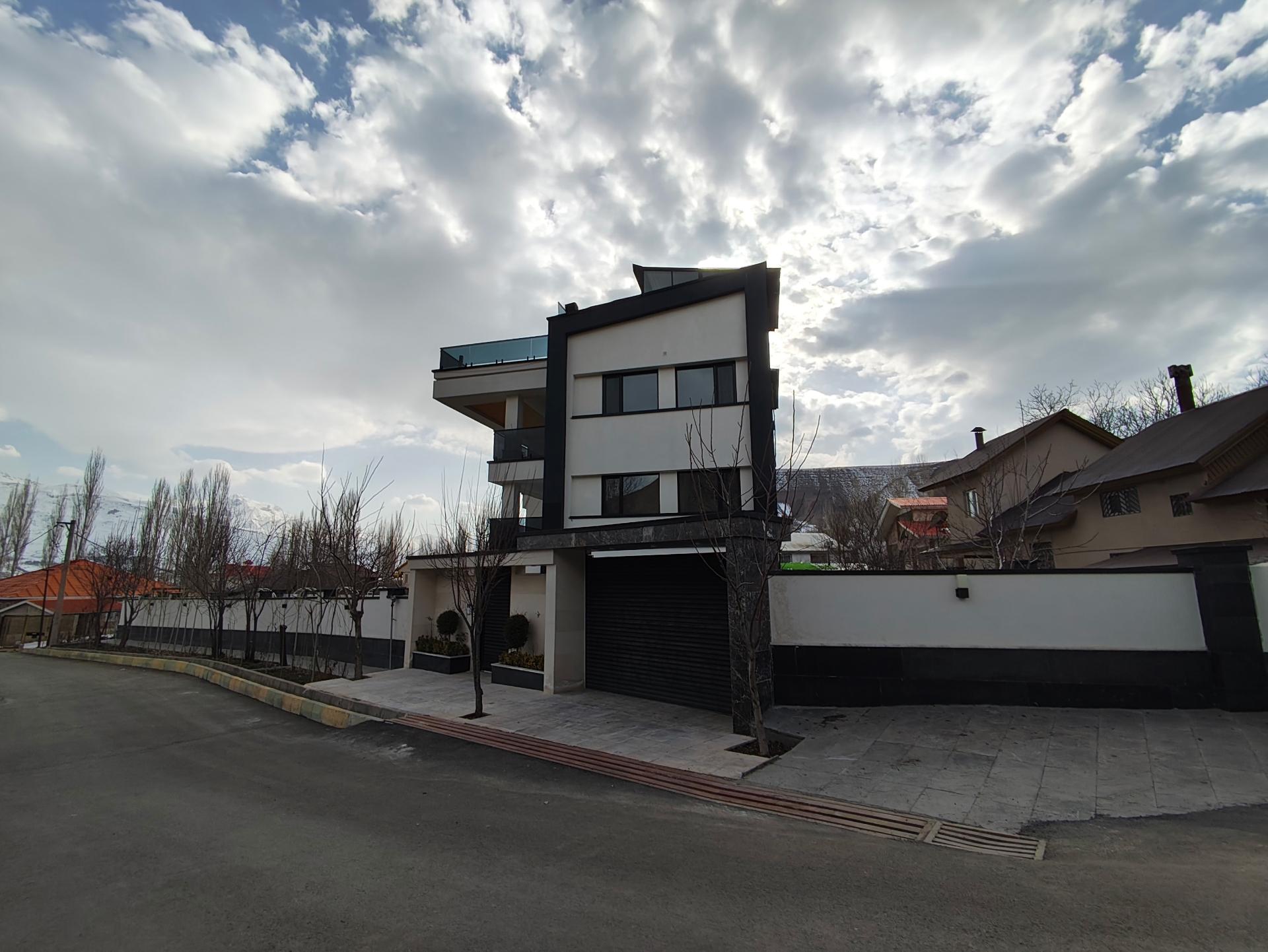 ساختمانی مدرن