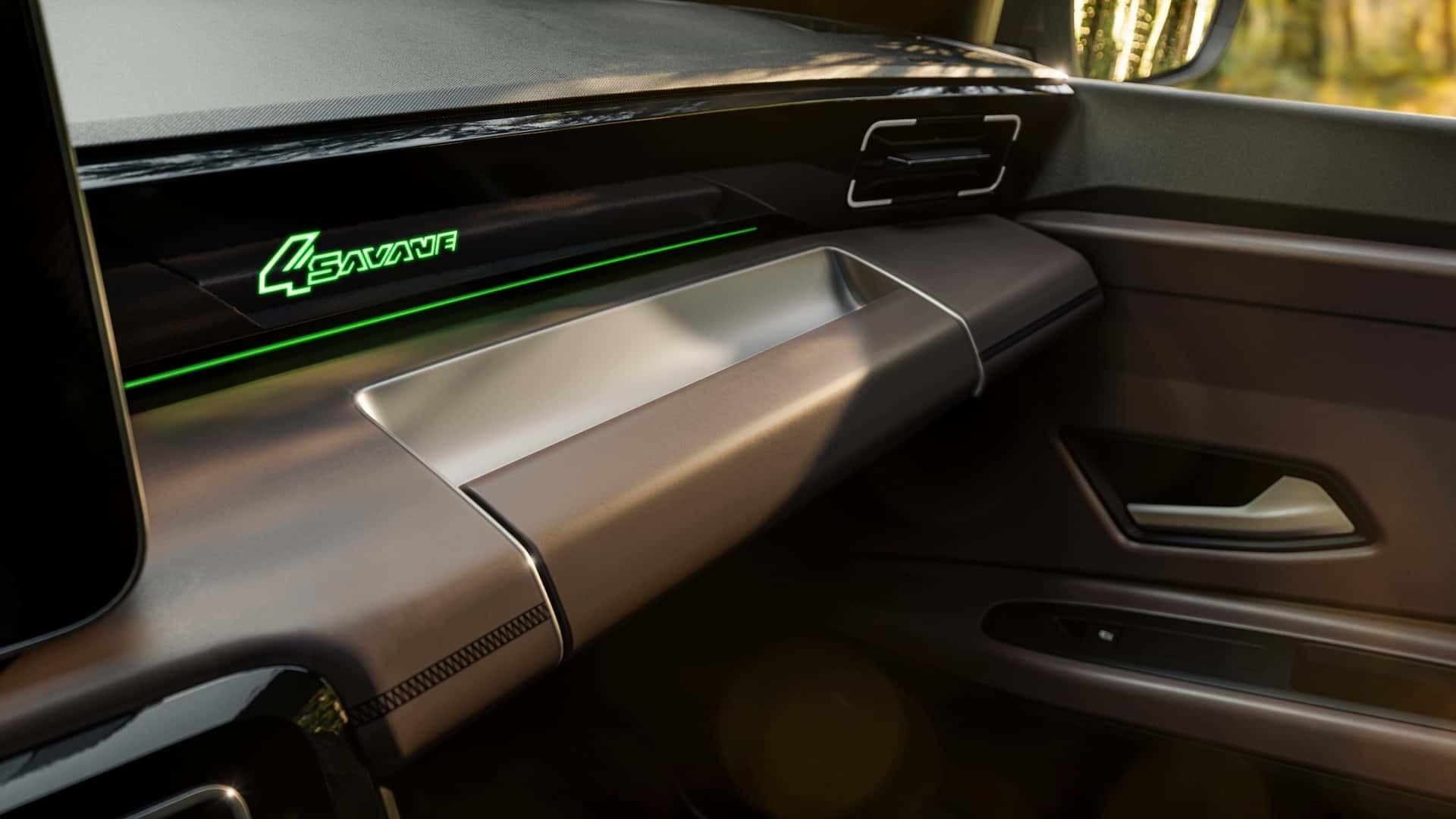 جزئیات داخل کابین خودرو رنو Savane 4x4