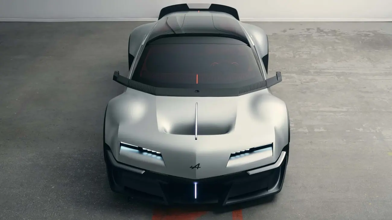 خودرو اسپرت رنو آلپاین (Renault Alpine) با طراحی بدنه نقره‌ای و مدرن