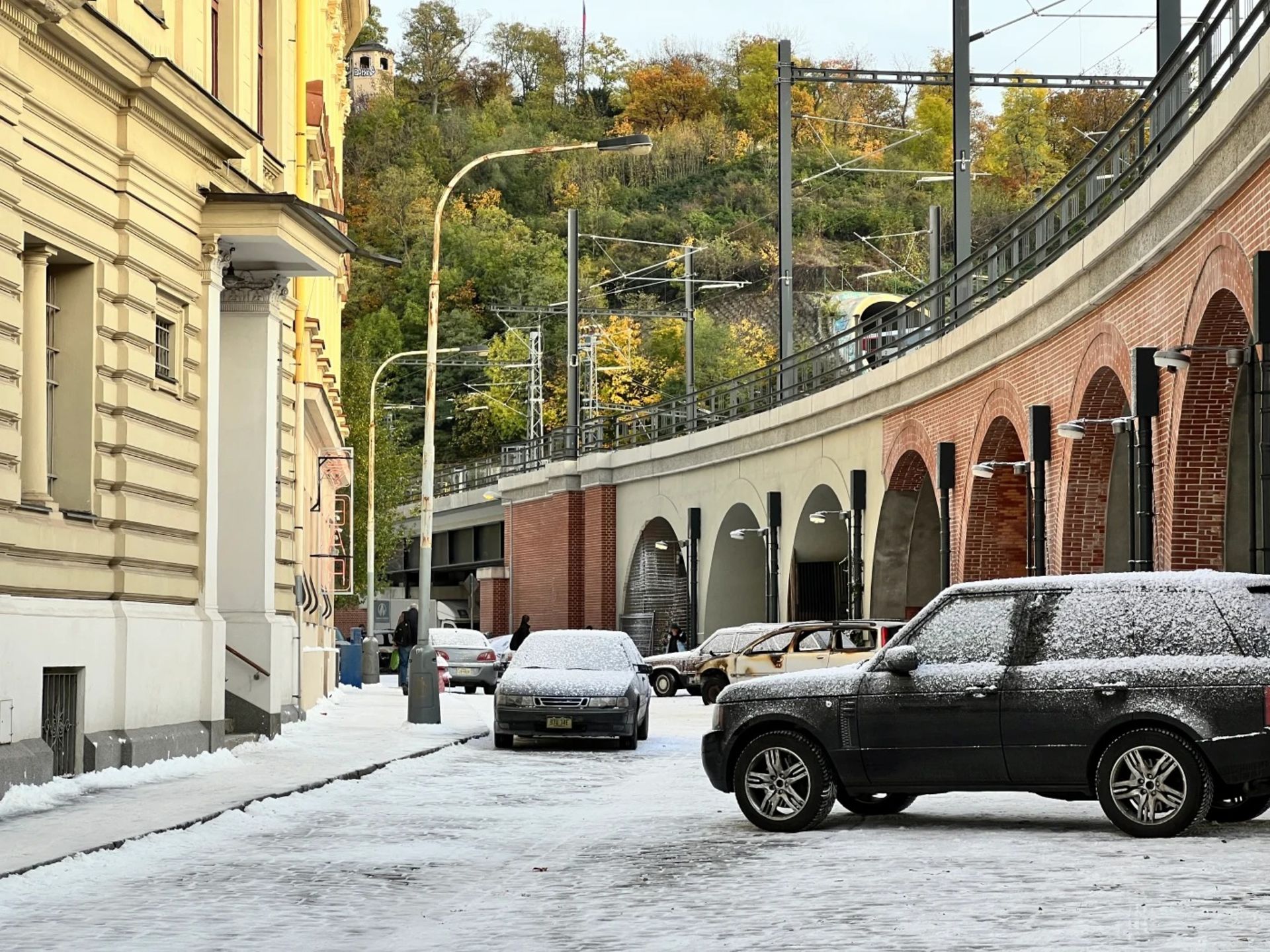نمایی از یک خیابان برفی