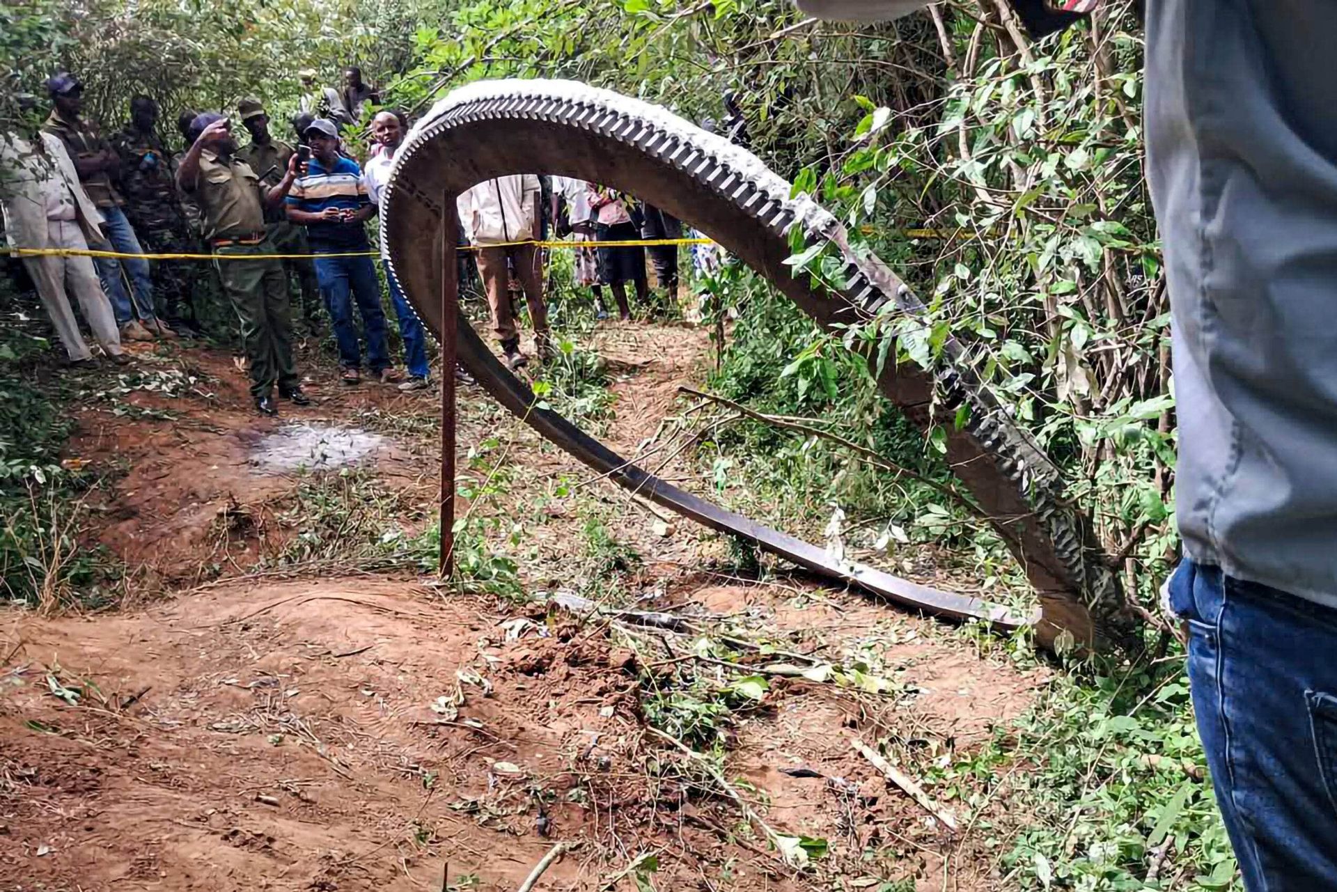 حلقه فلزی ناشناس