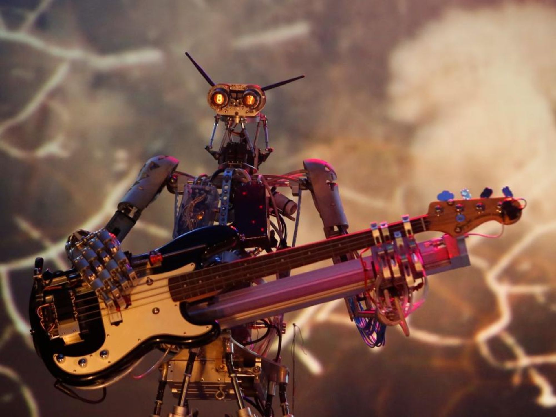رباتی که آهنگ می نوازد