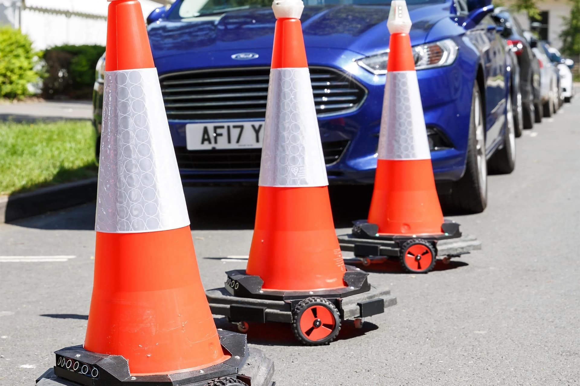 مخطروط‌های ترافیکی رباتیک از نمای نزدیک