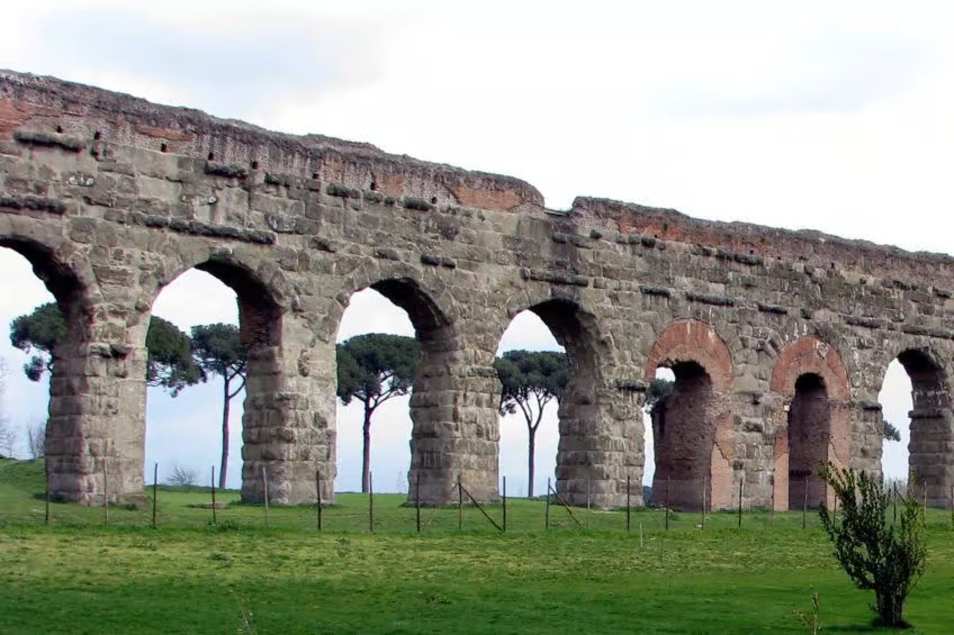 آکوداکت‌های سنگی رومی