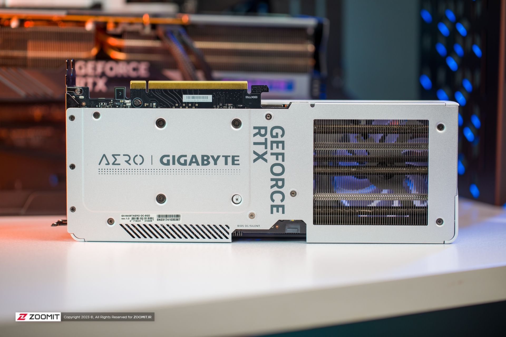 نمای پشت کارت گرافیک RTX 4060 Ti AERO OC