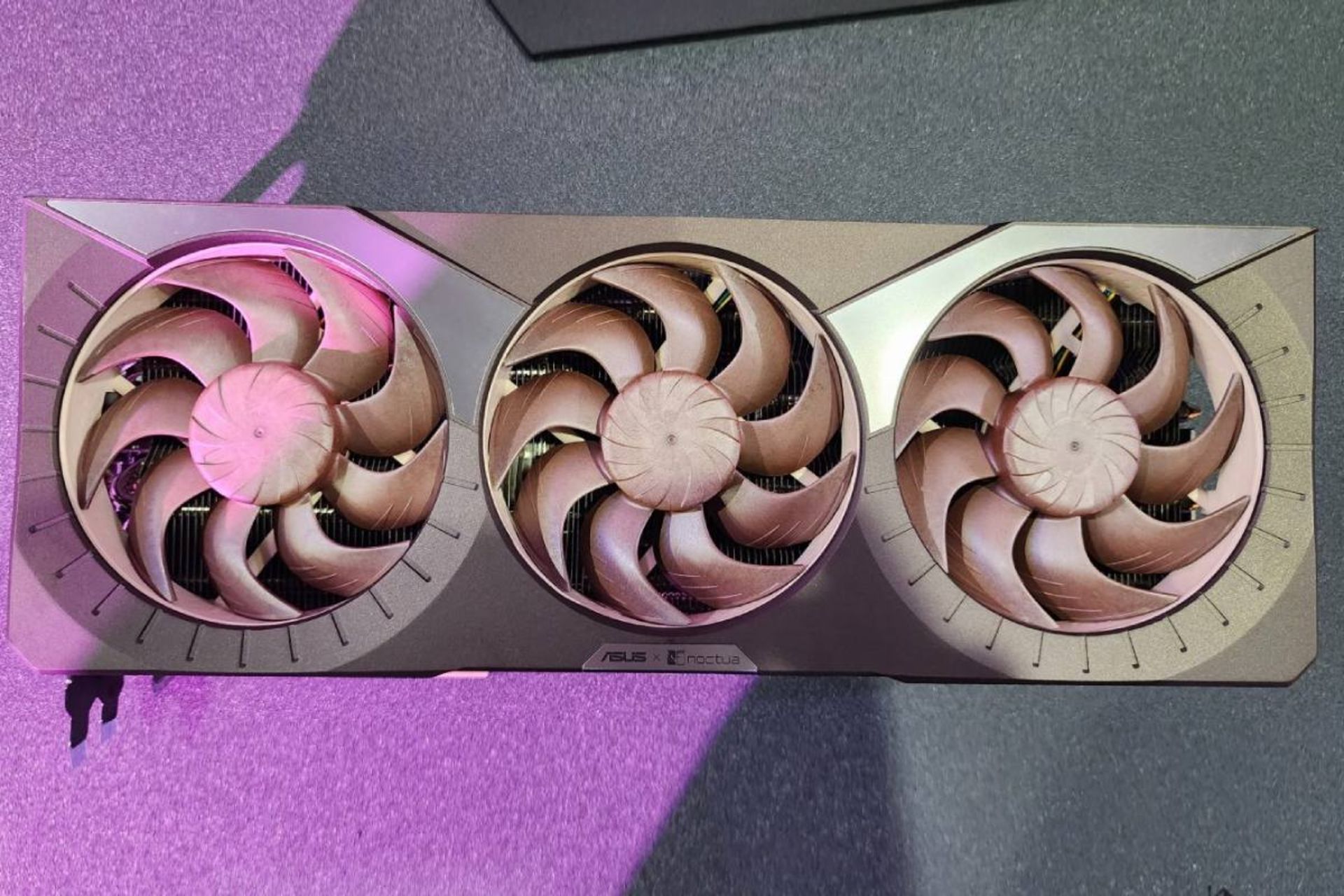 کارت گرافیک RTX 5080 Noctua Edition نسخه Doom