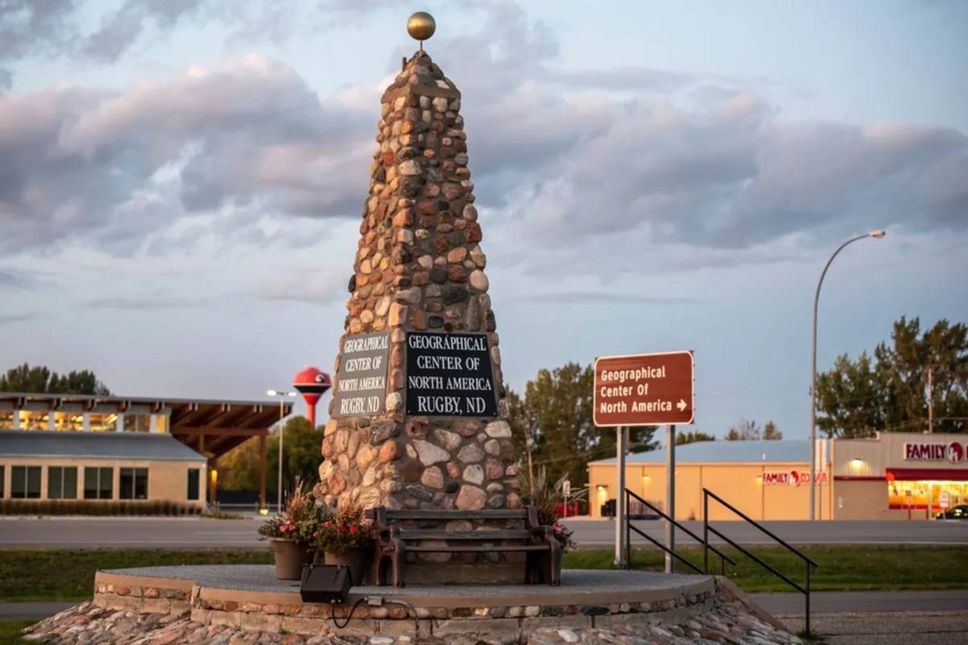 یادبود سنگی راگبی به عنوان مرکز قاره