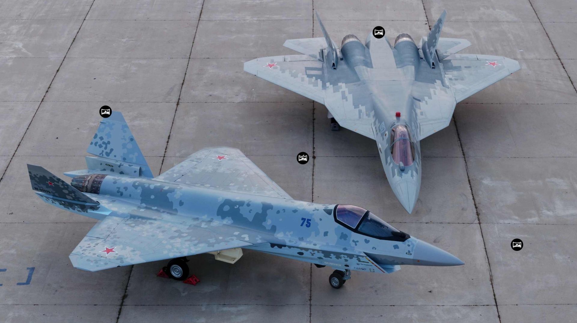 جنگنده‌ی سوخو ۷۵ و ۵۷ از نمای بالا