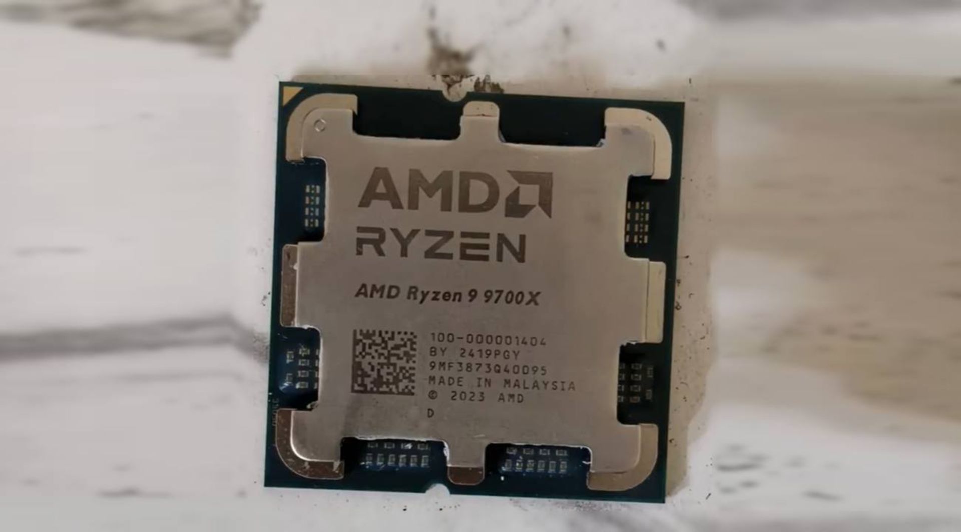 برچسب گذاری اشتباه روی پردازنده Ryzen 9 9700 X
