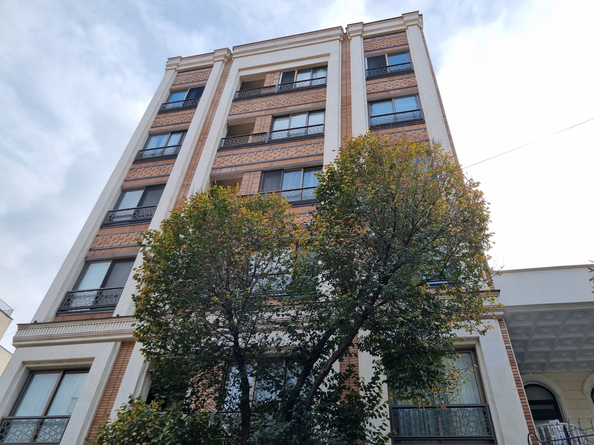 عکس دوربین اصلی گلکسی S21 FE