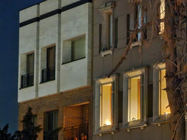 عکس ۱۰ برابری گلکسی اس ۲۲ اولترا در تاریکی