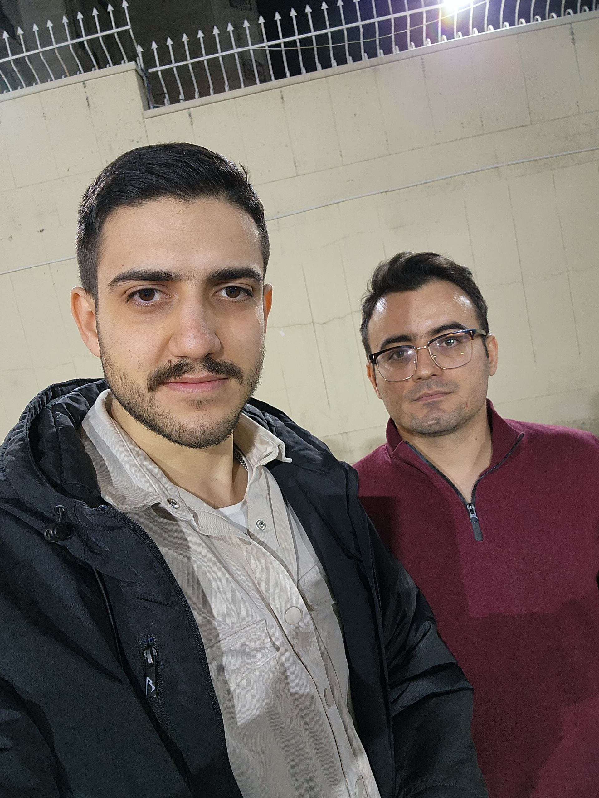 عکس سلفی گلکسی اس ۲۲ اولترا در تاریکی