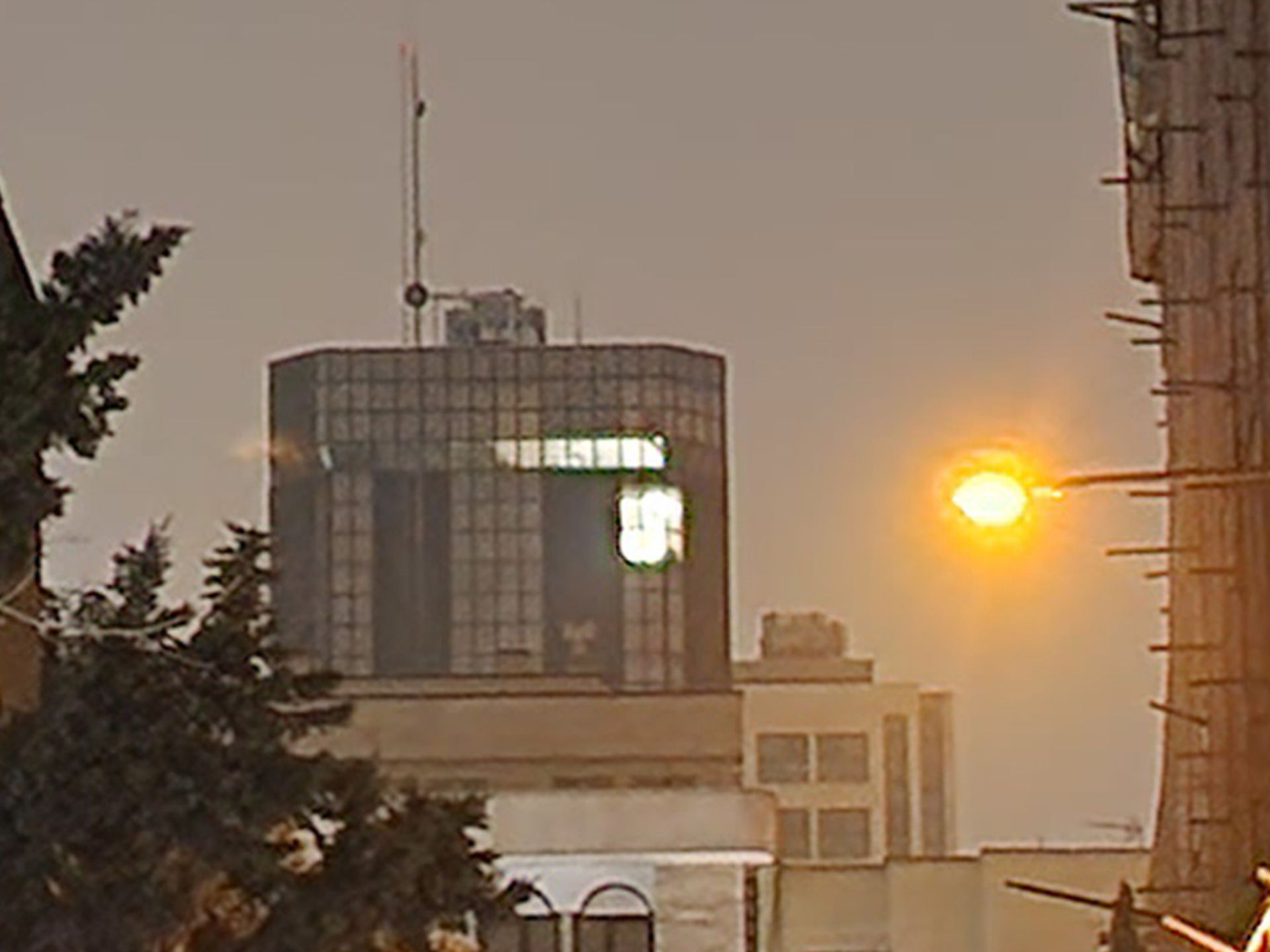 برش عکس گلکسی اس ۲۲ اولترا در تاریکی