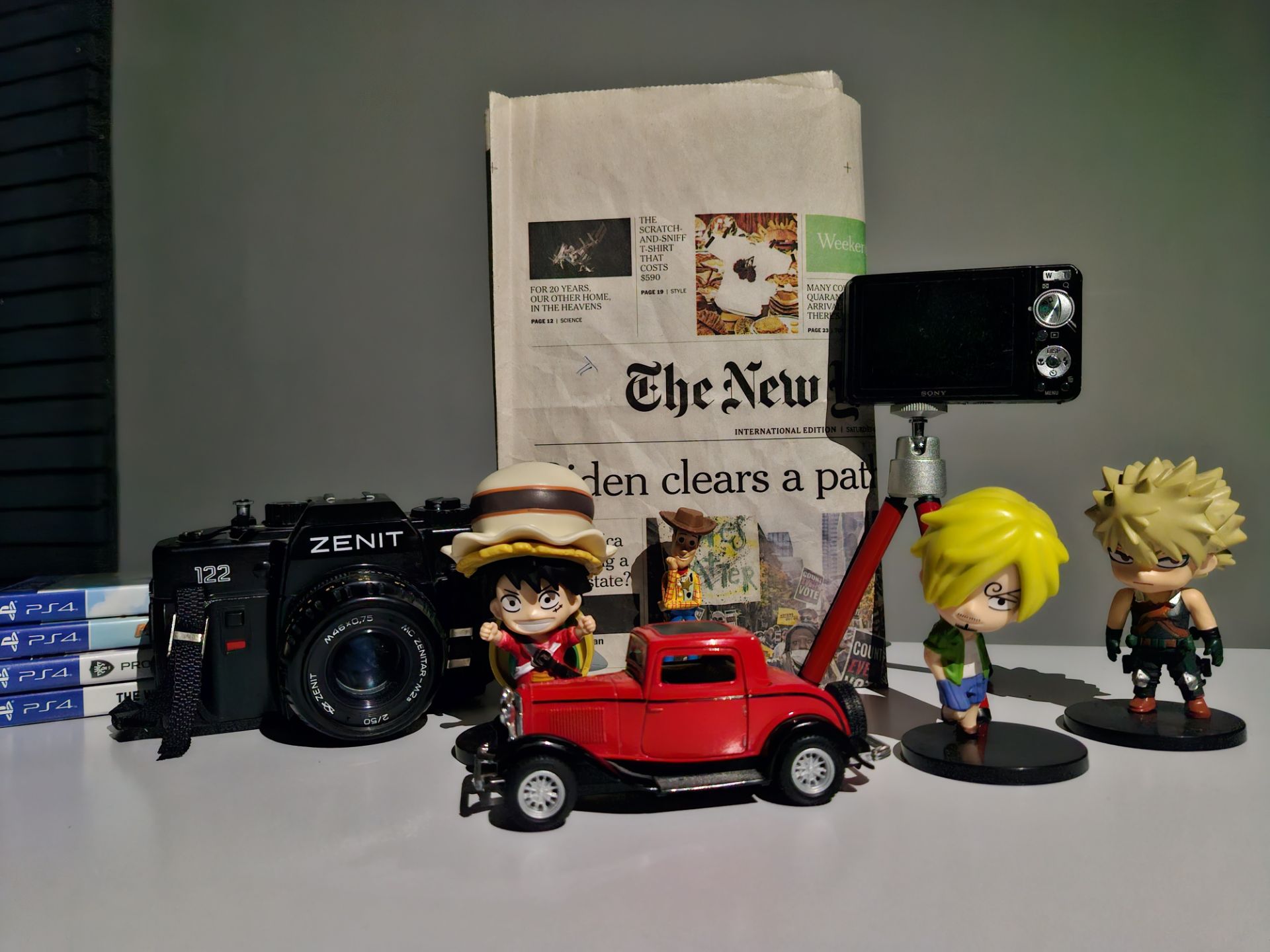 عکس دوربین اصلی S23 FE در نور کم استودیوی زومیت