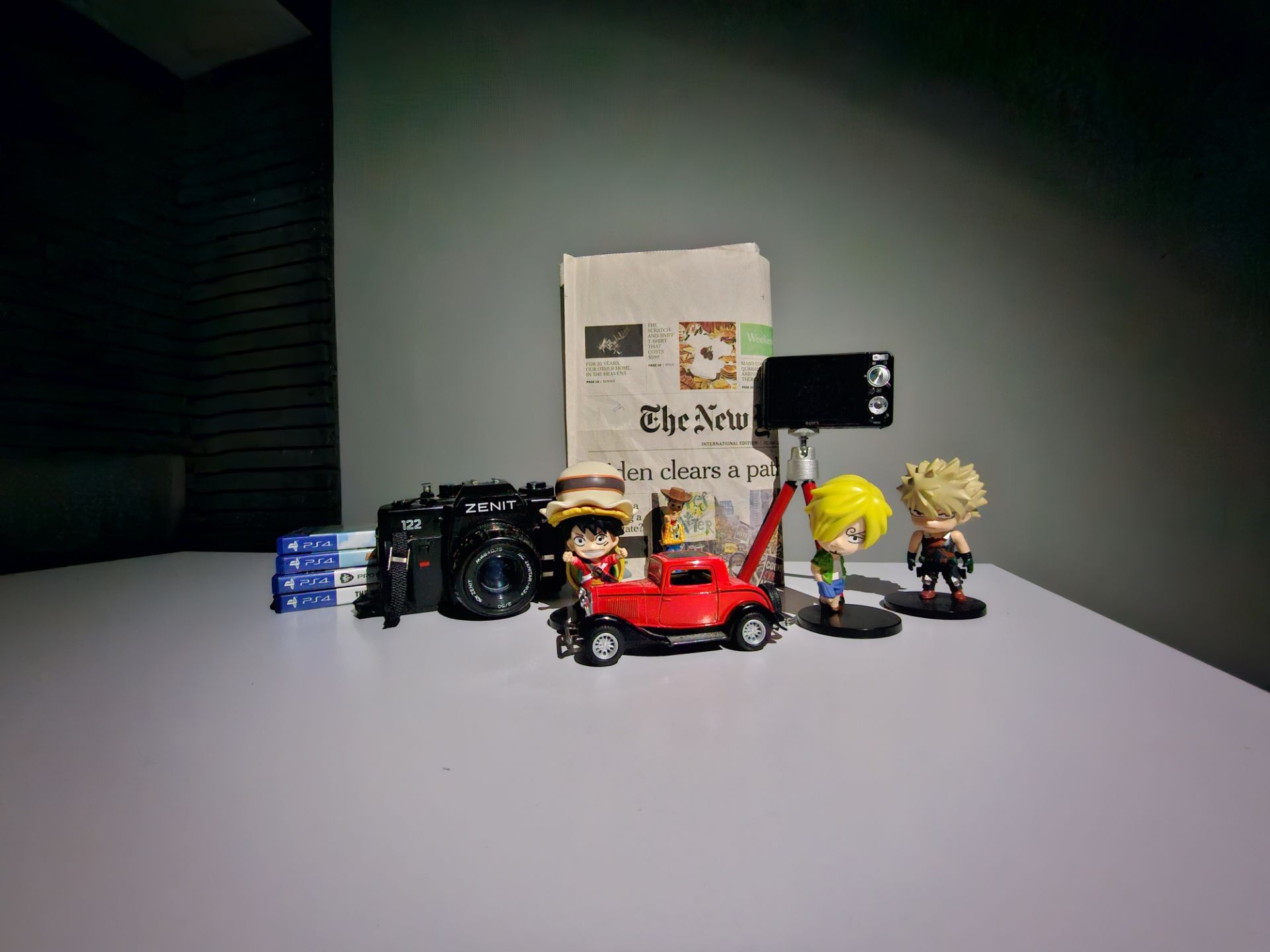 عکس دوربین اولترواید S23 FE در نور کم استودیوی زومیت