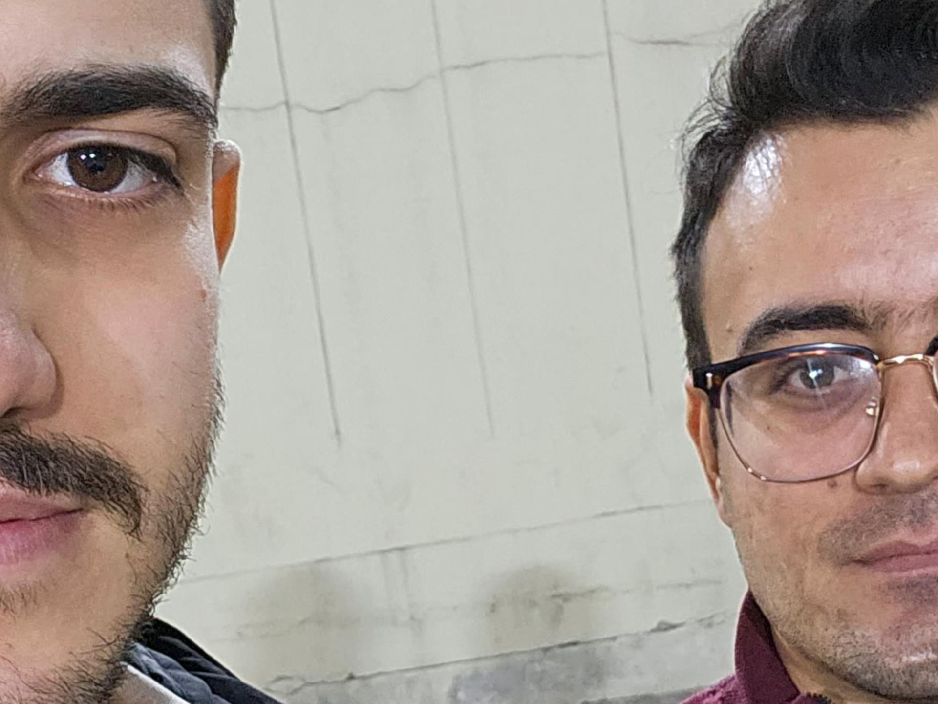برش عکس سلفی گلکسی اس ۲۳ اولترا در تاریکی