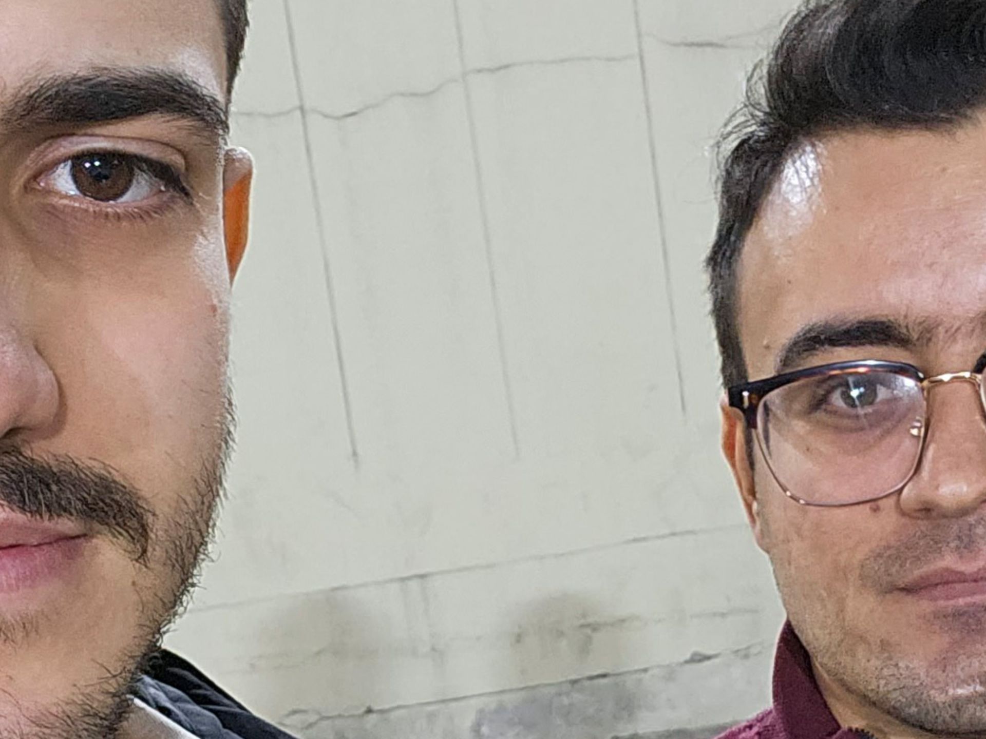 برش عکس سلفی گلکسی اس ۲۳ اولترا در تاریکی