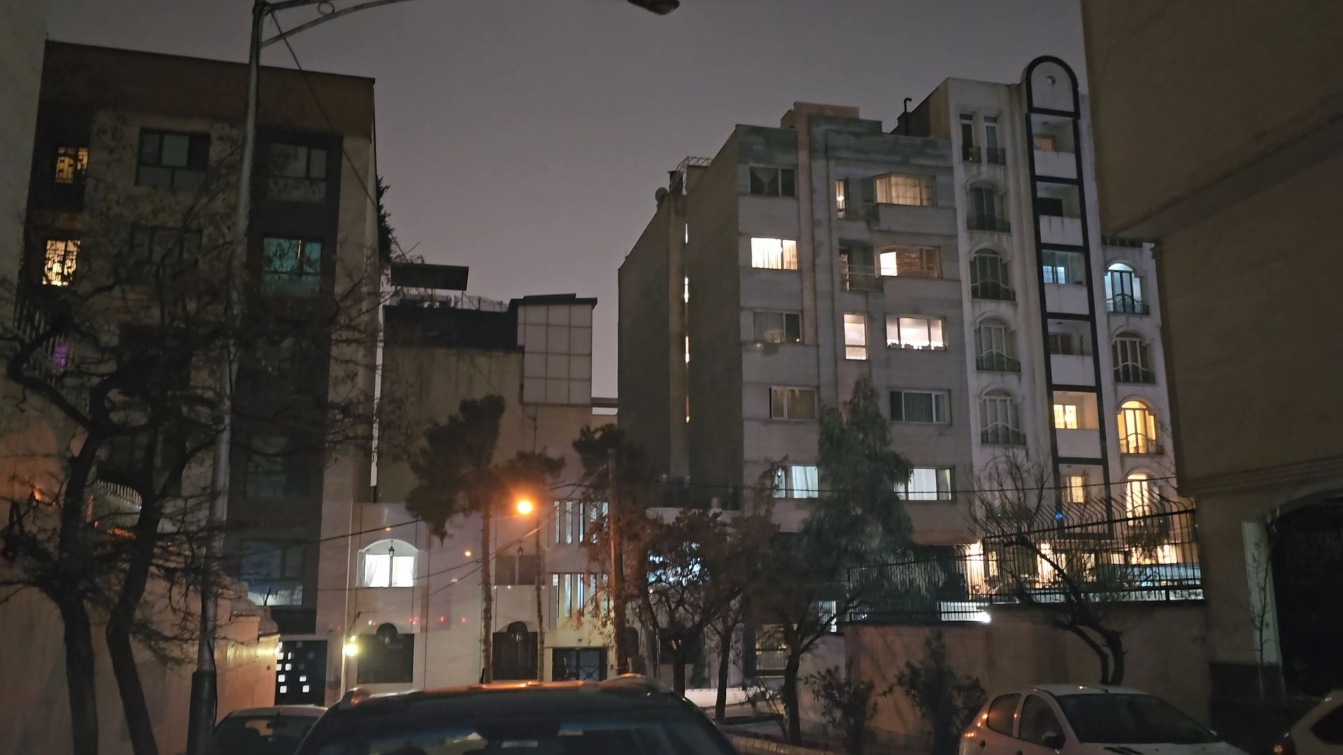 فریمی از ویدیوی گلکسی اس ۲۳ اولترا در تاریکی