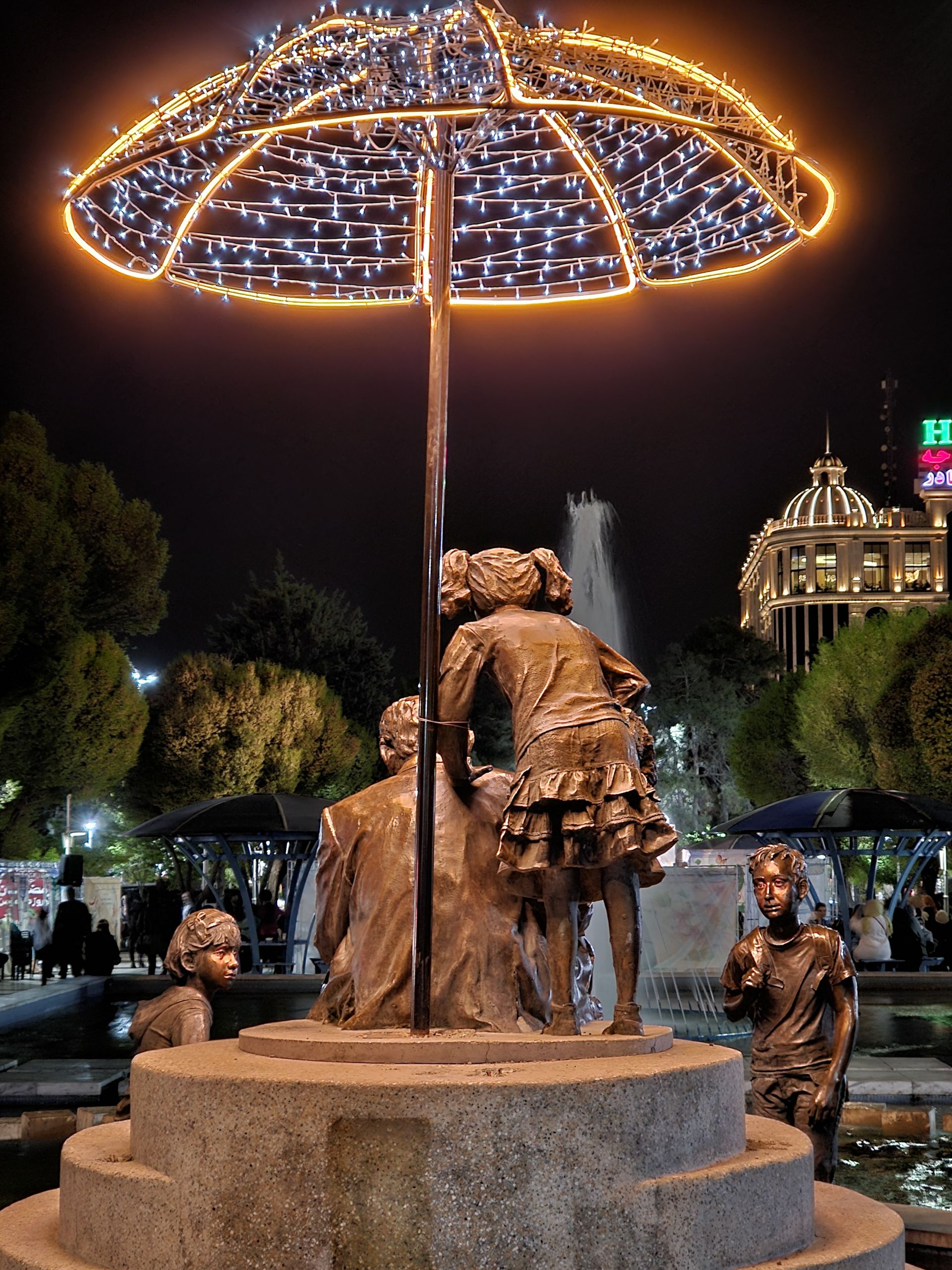 نمونه عکس دوربین اصلی اس ۲۳ در شب