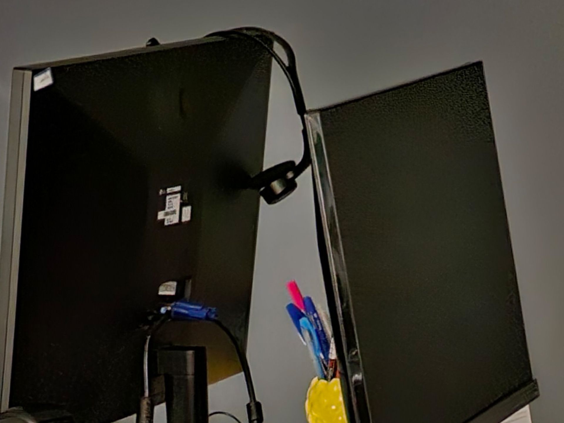 برش عکس ۳ برابری گلکسی اس ۲۲ اولترا در تاریکی ۲