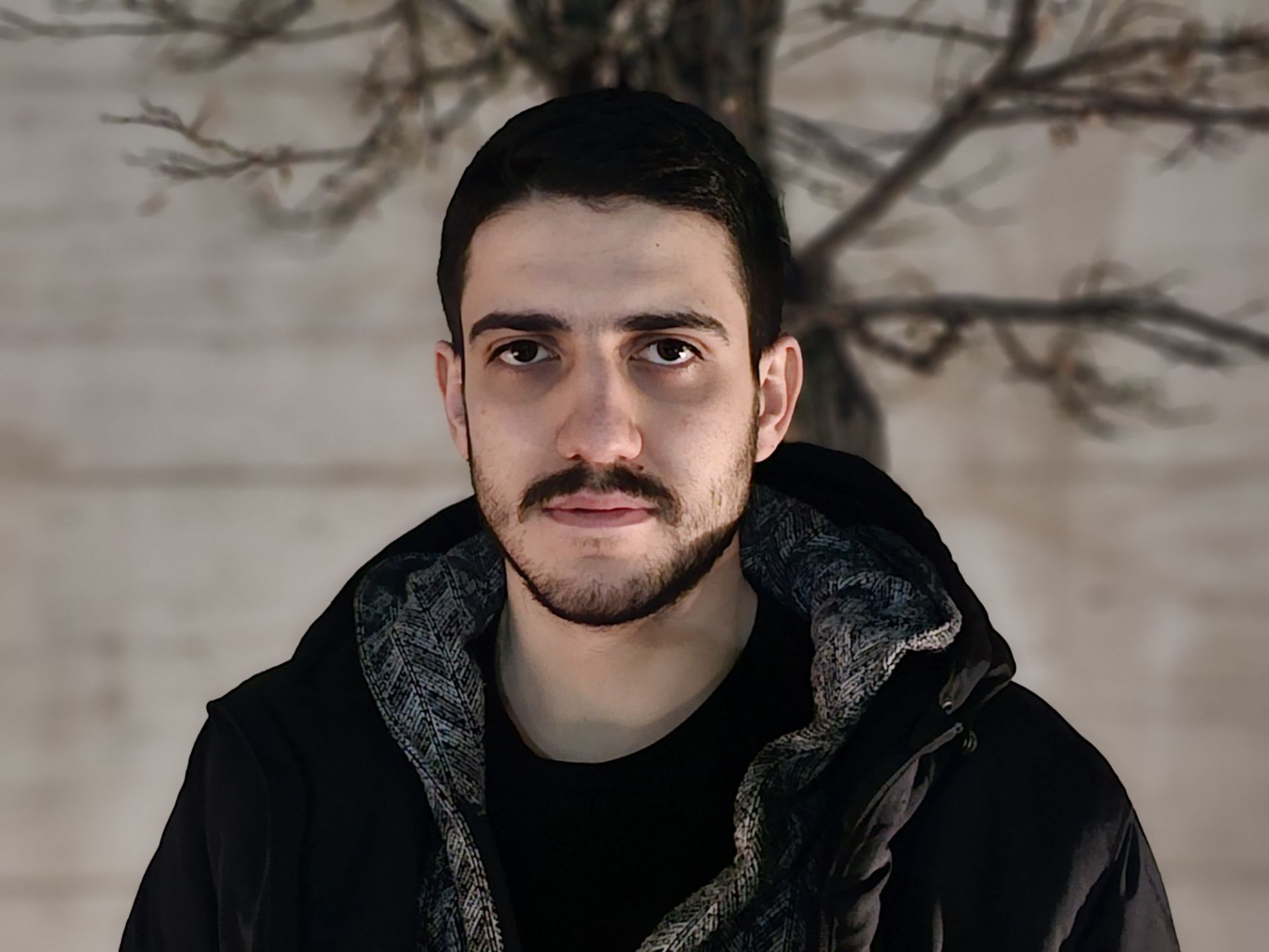 عکس پرتره ۳ برابری گلکسی اس ۲۳ اولترا در تاریکی