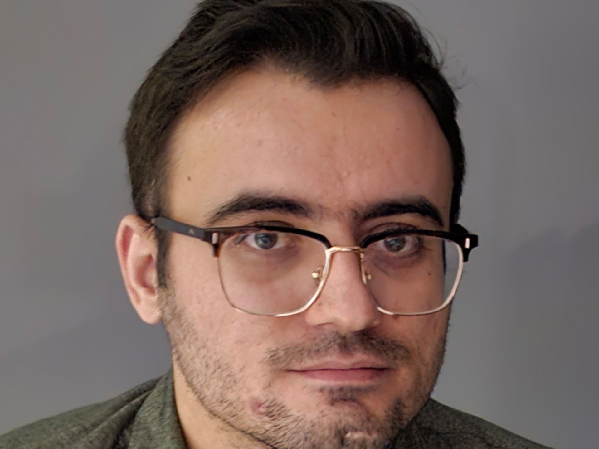 برش عکس سلفی گلکسی اس ۲۳ اولترا در تاریکی