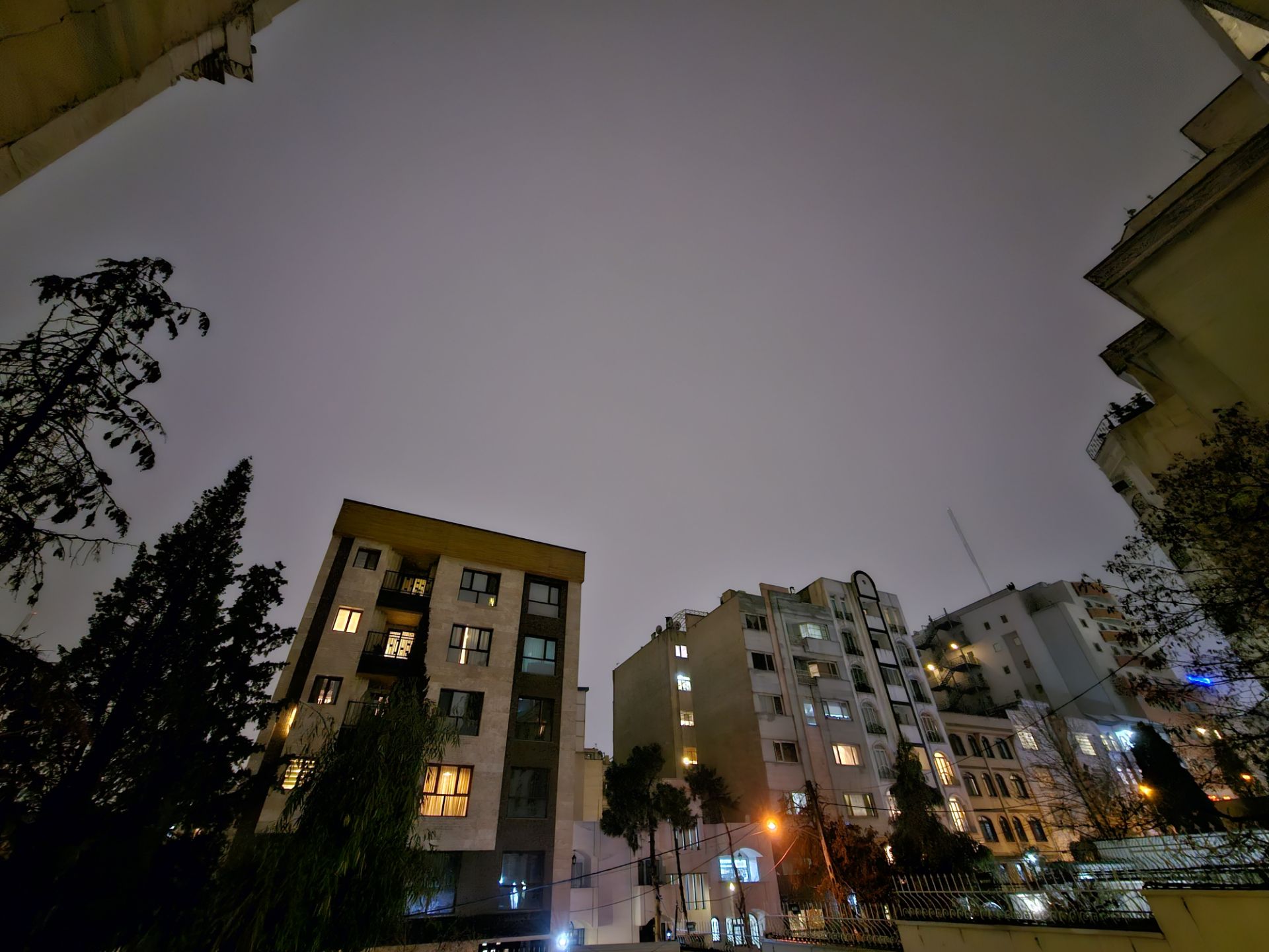 عکس اولتراواید گلکسی اس ۲۳ اولترا در تاریکی