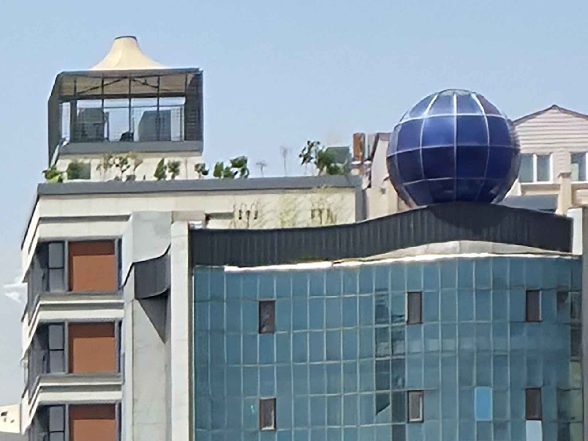بام یک ساختمان
