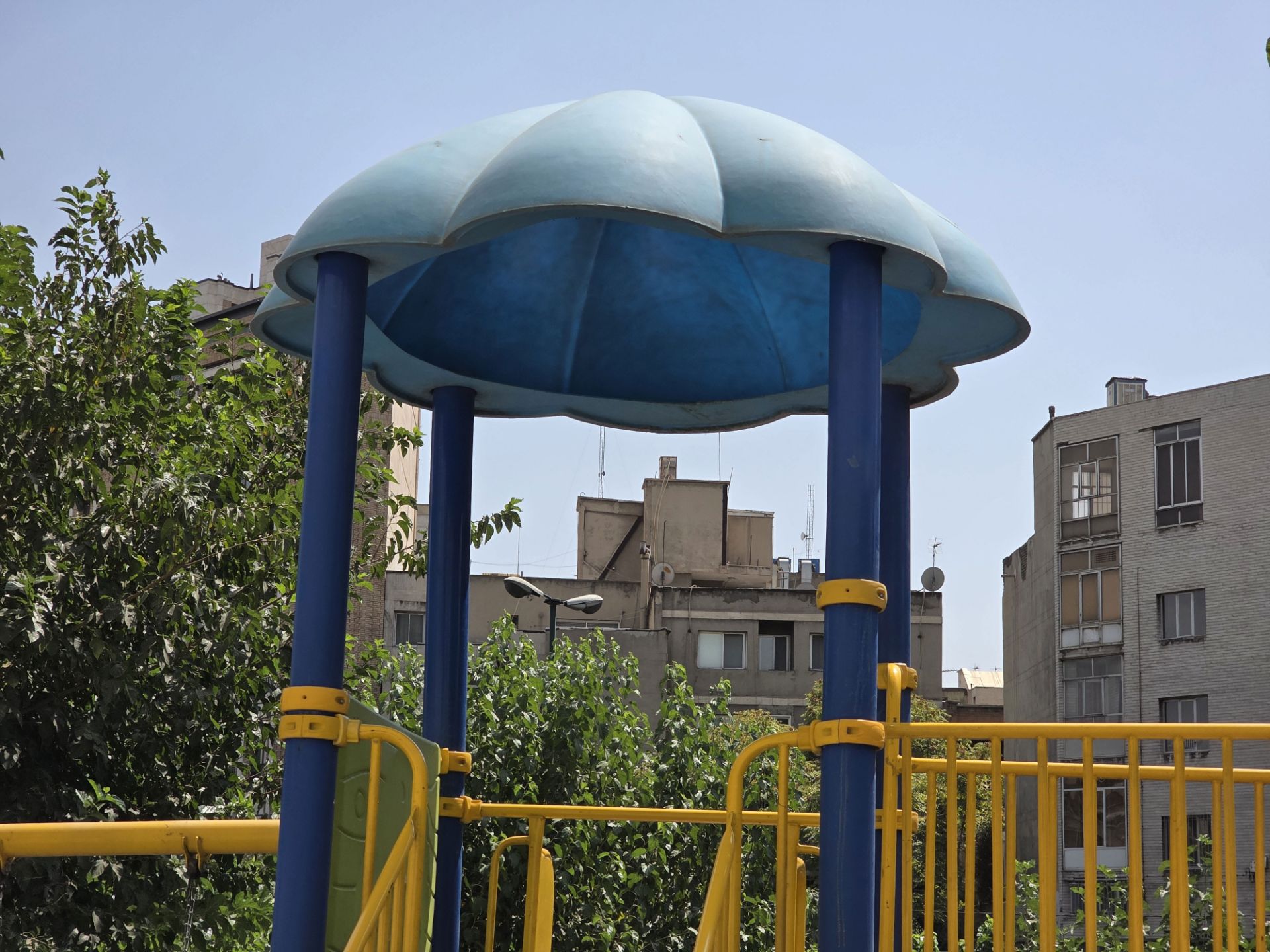 سایبان آبی