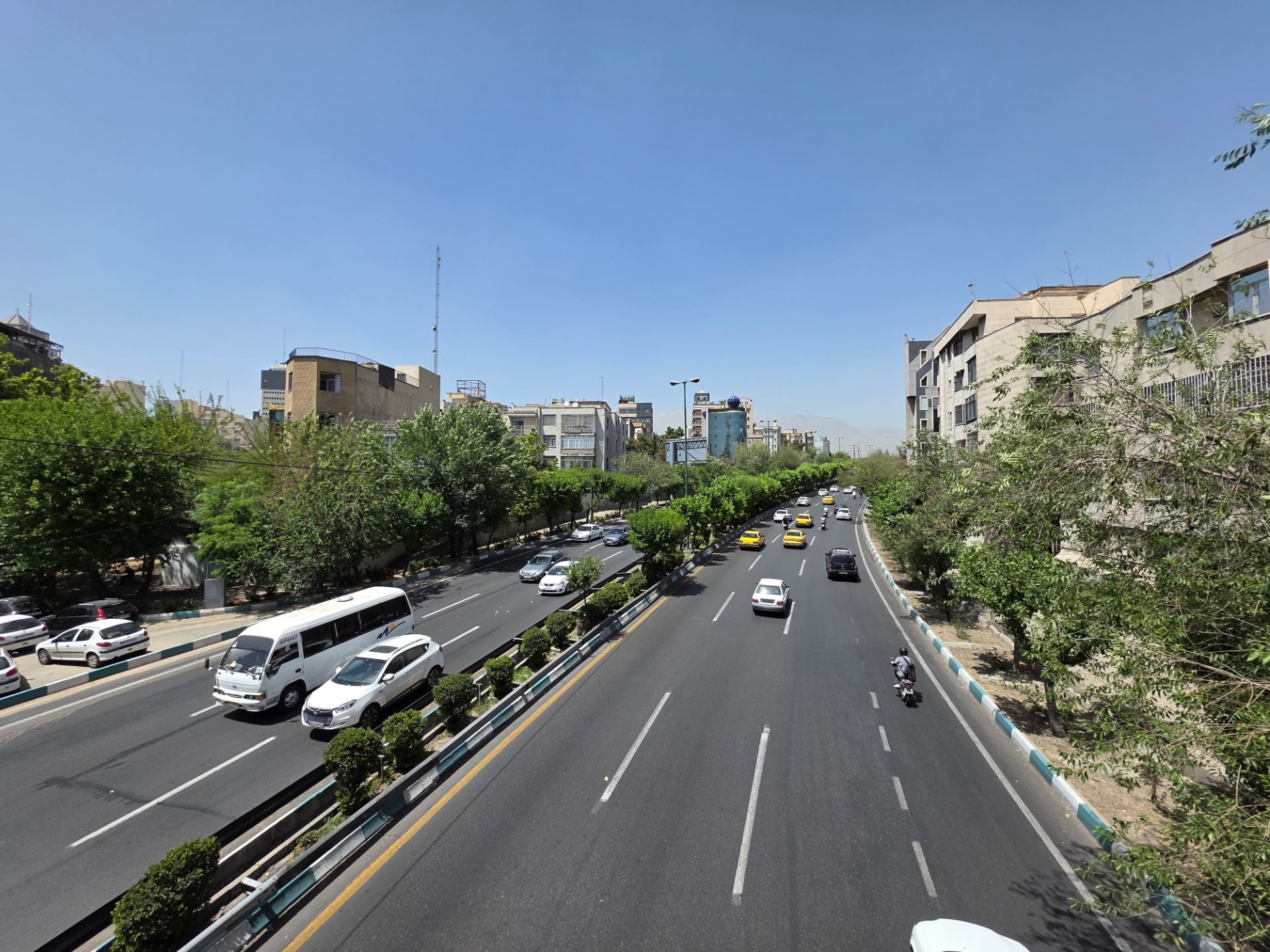 بزرگراه پر تردد