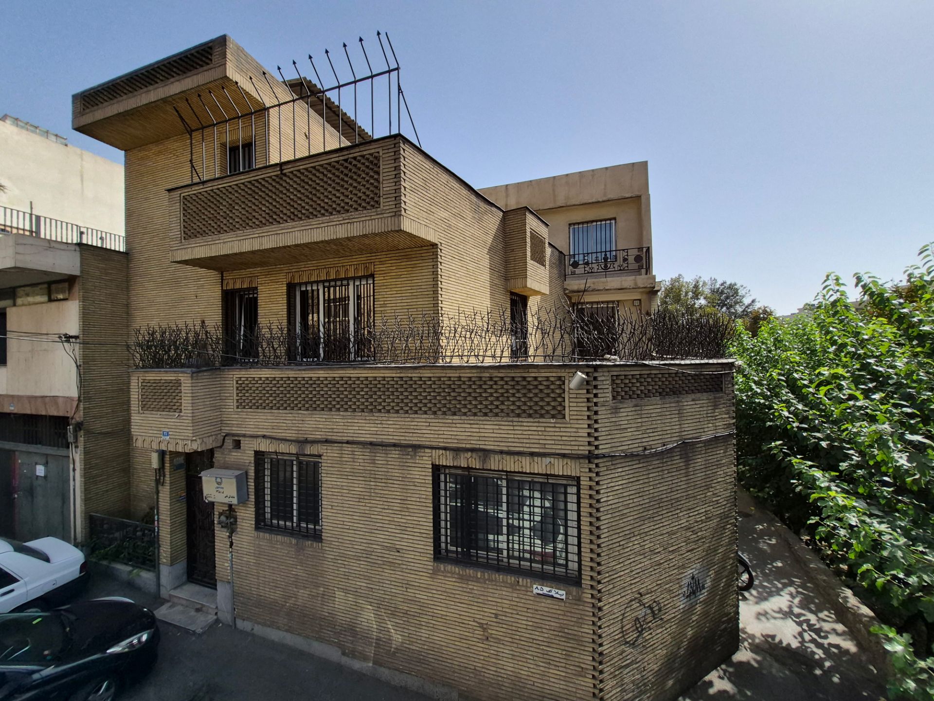 ساختمان آجری