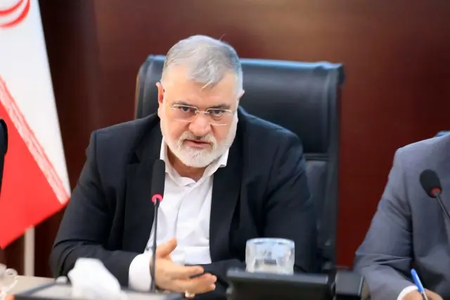 استاندار تهران: سامانه‌های ۱۳۷ و ۴۰۳۰ آماده راهنمایی شرکت‌کنندگان در مراسم تشییع هستند