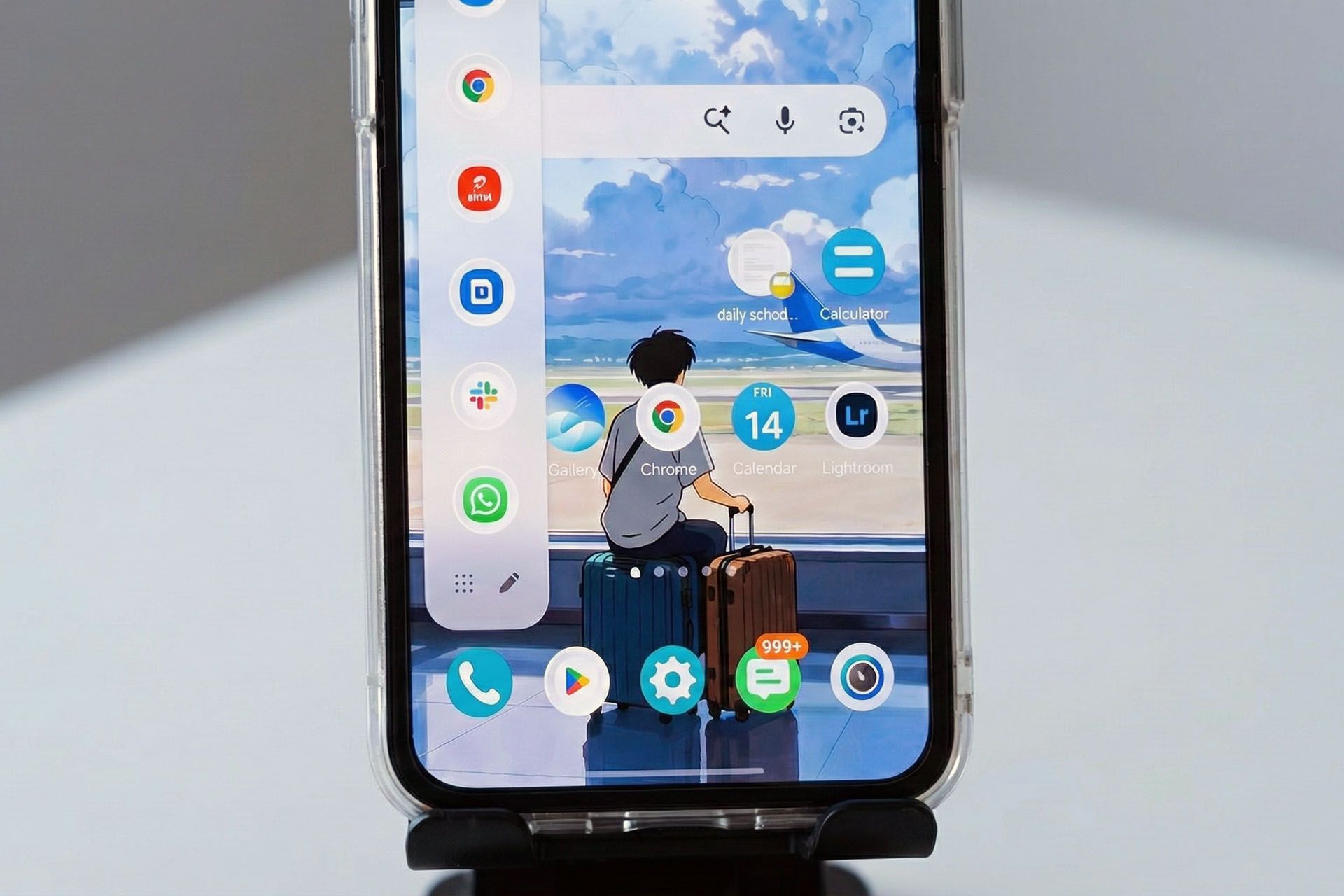 اج پنل سامسونگ در سمت چپ صفحه