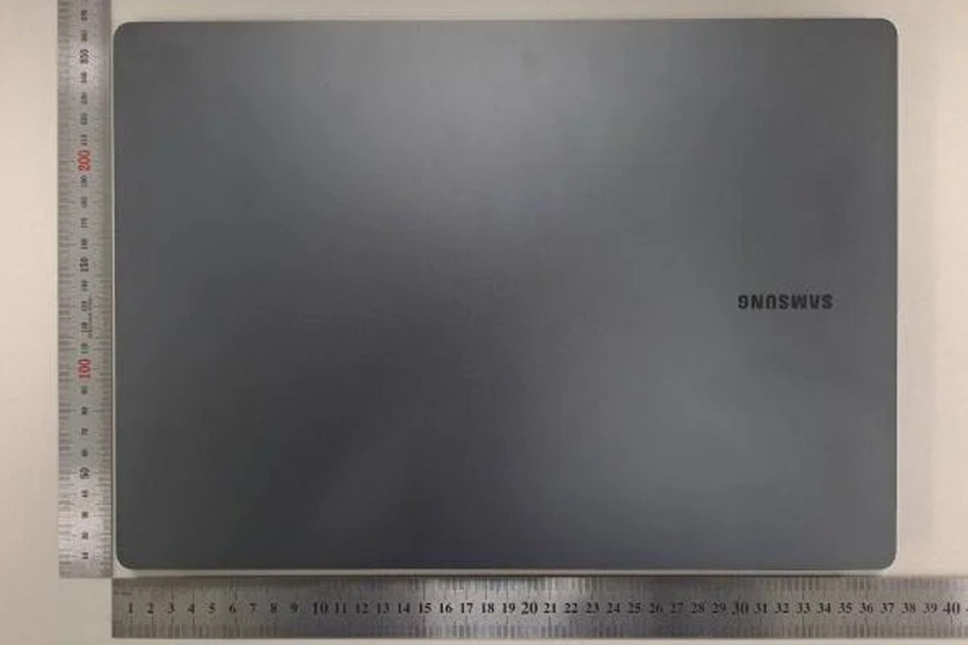 تصویر واقعی فاش‌شده از نمای بالای گلکسی بوک ۳ اولترا