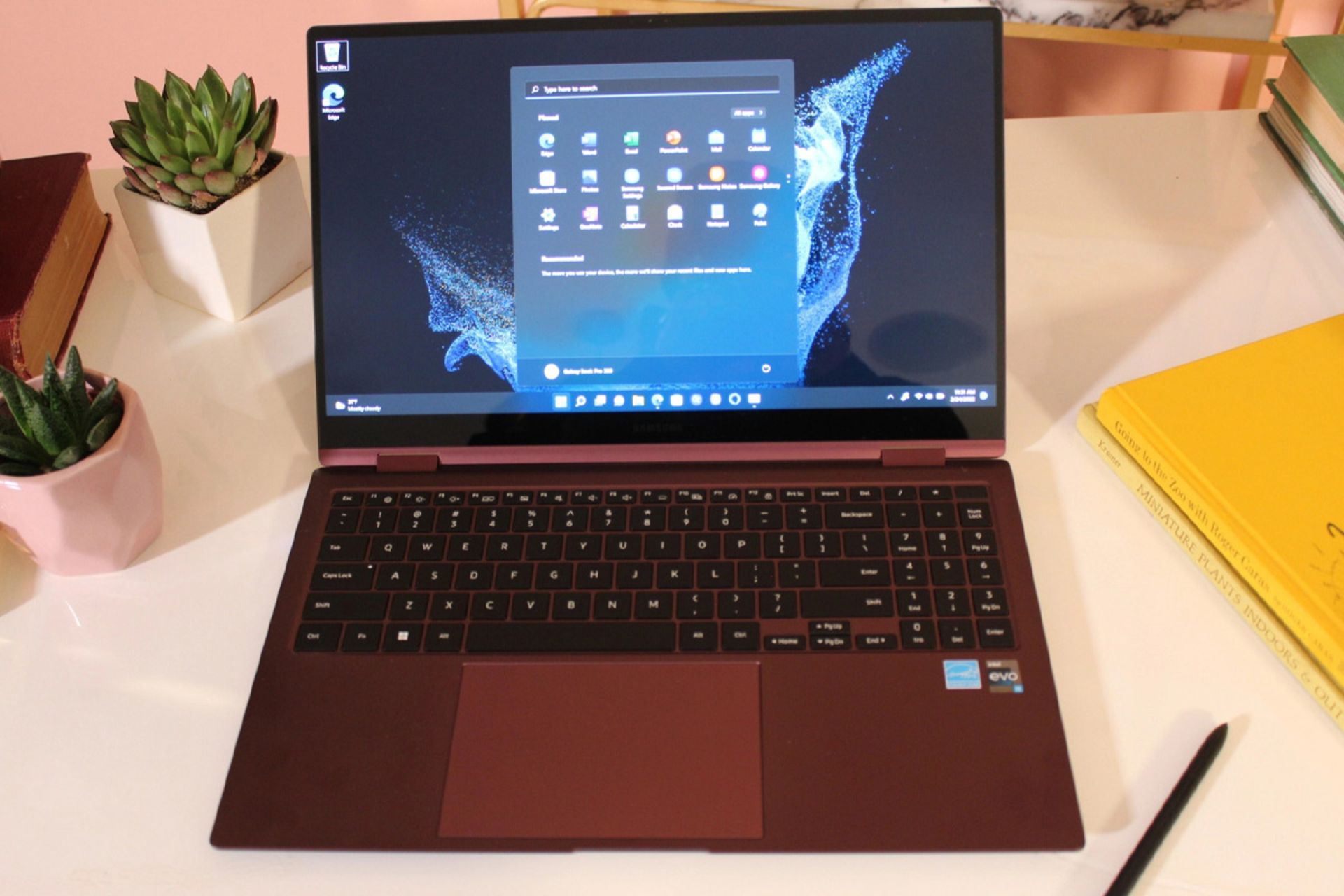 لپ‌تاپ گلکسی بوک پرو ۳۶۰